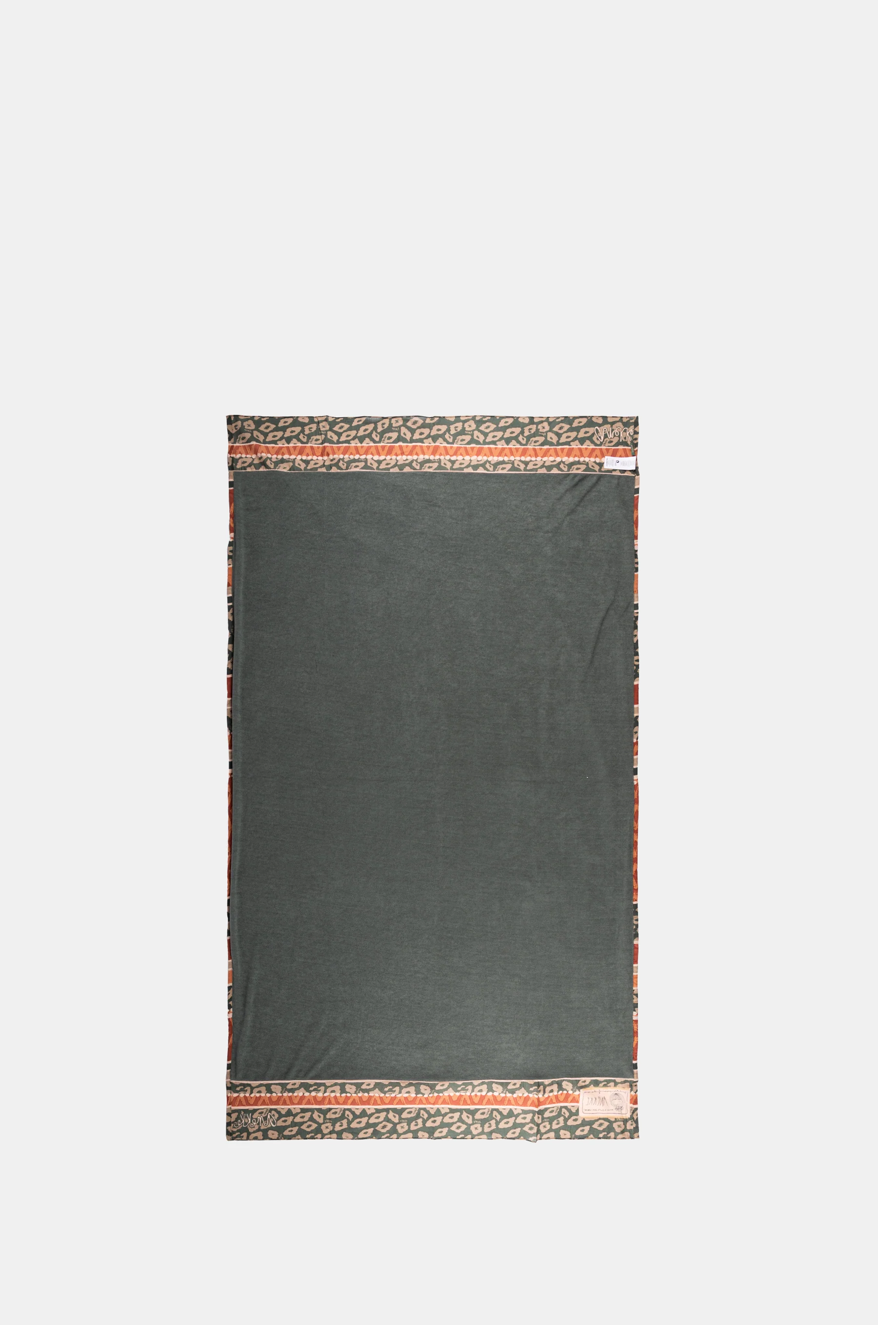 Amazonia leopard print beach towel - Image 5