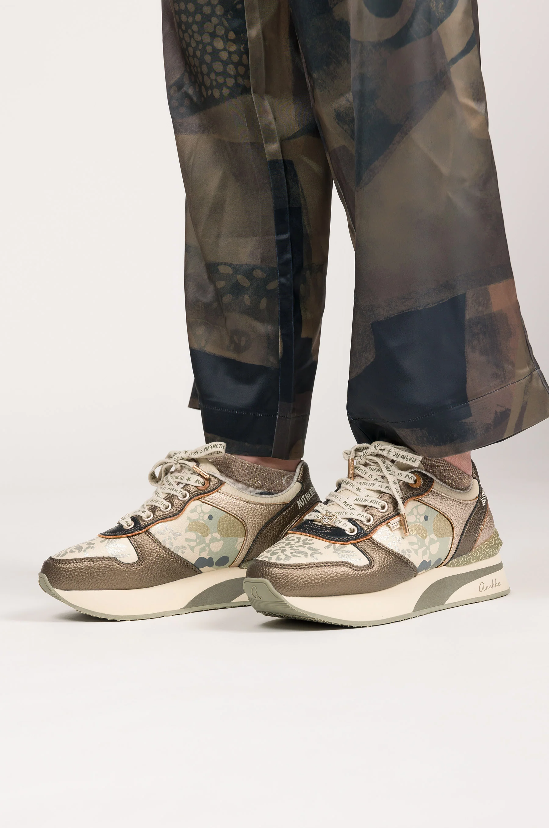 Beige and copper sneakers - Image 2