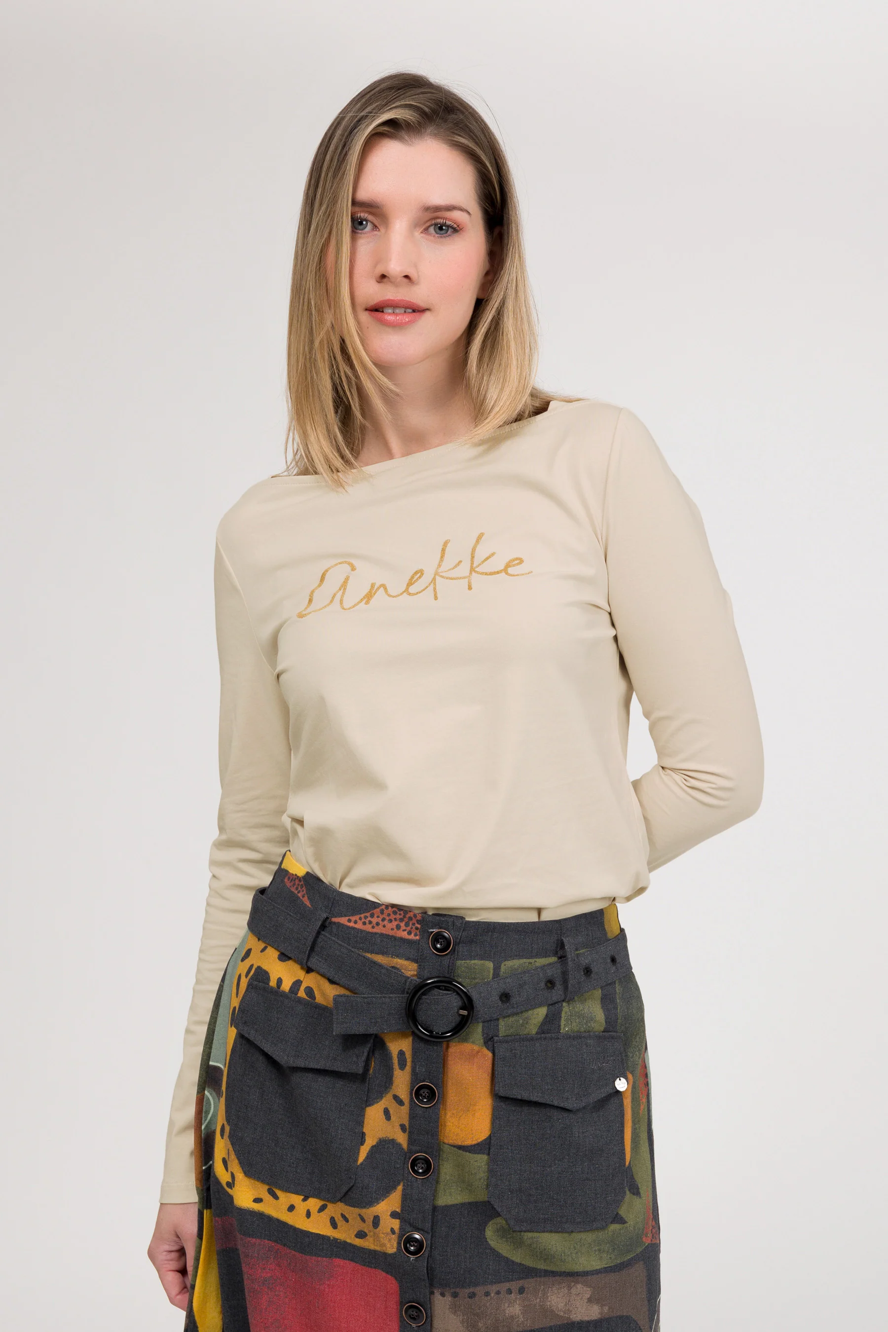 Beige long-sleeve T-shirt with logo - Image 2