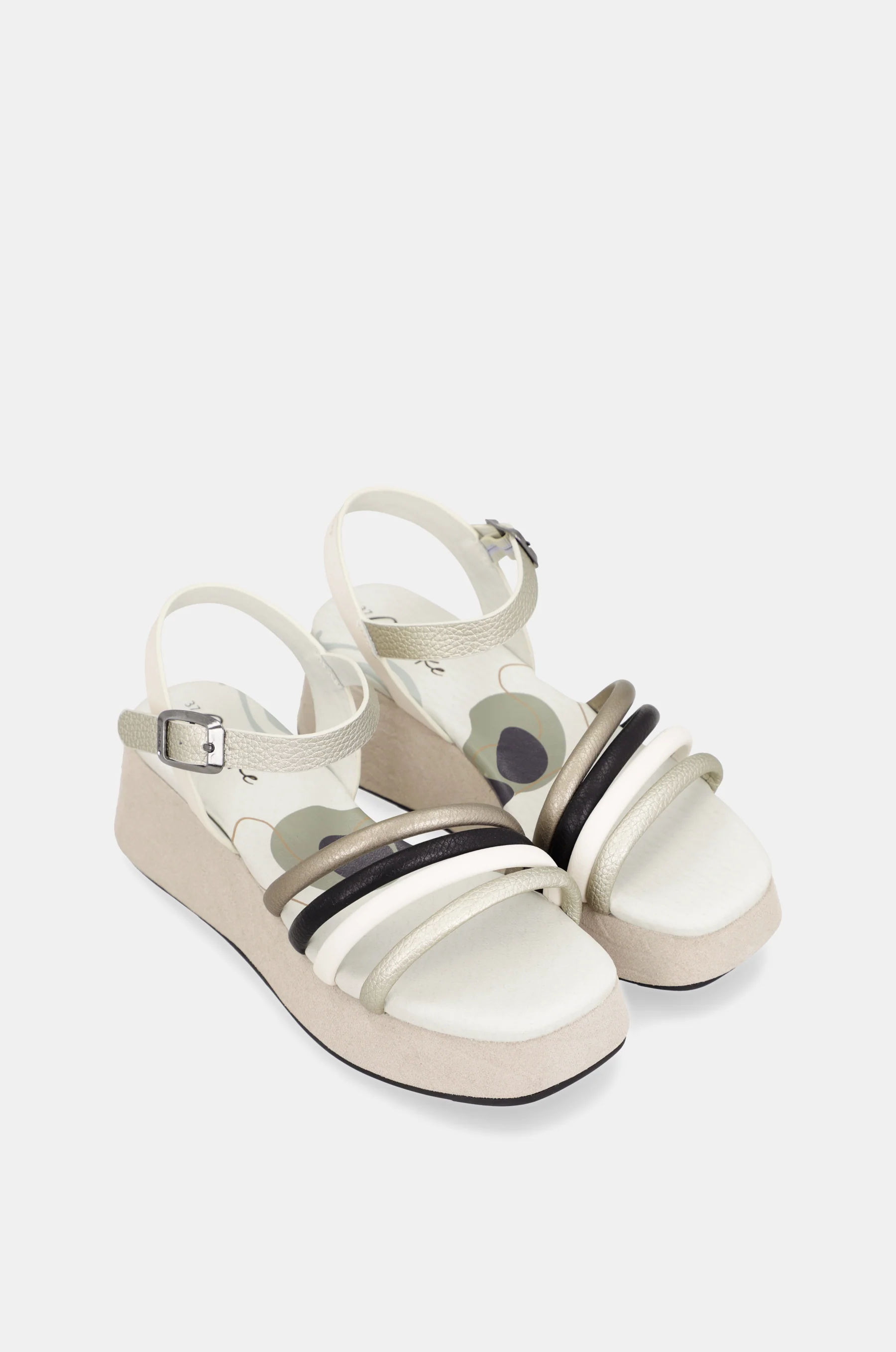Beige platform sandals - Image 3