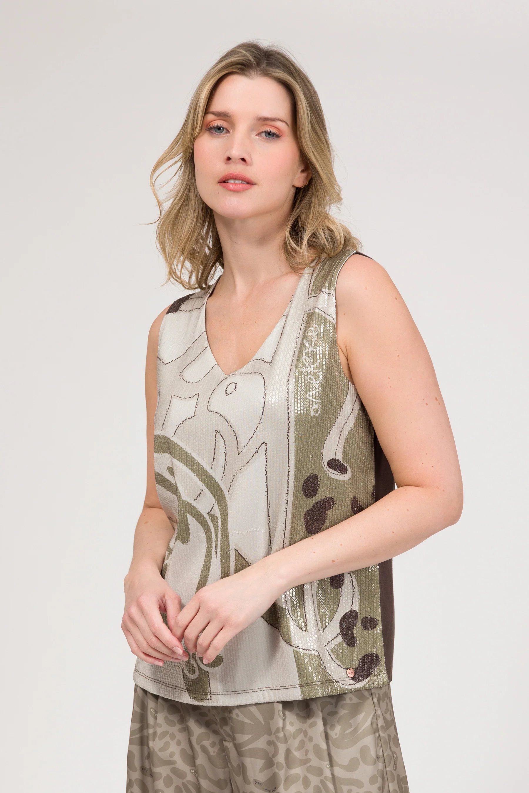 Beige sequin T-shirt - Image 2