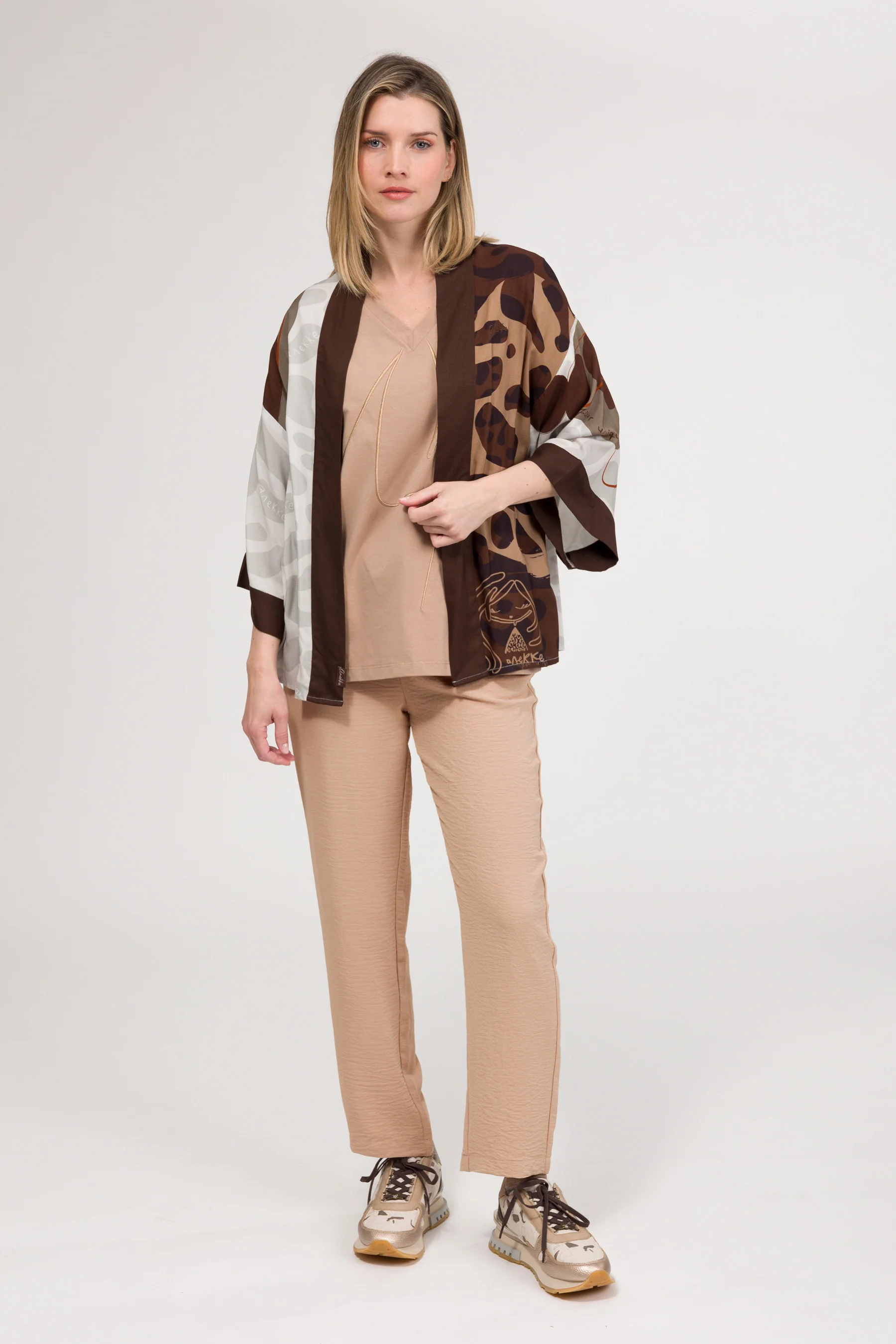 Beige trousers - Image 2