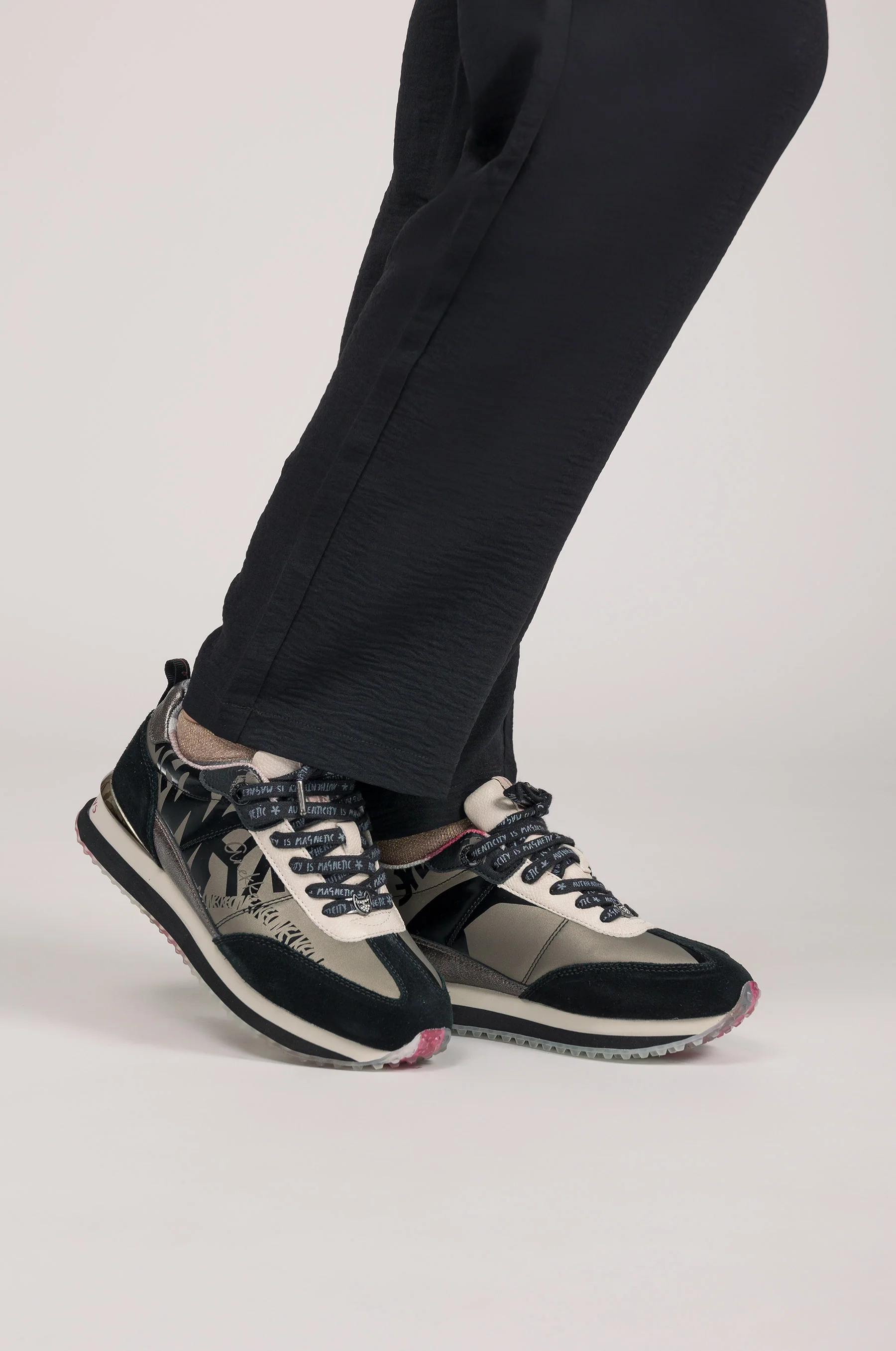 Black and lead-grey sneakers - Image 4