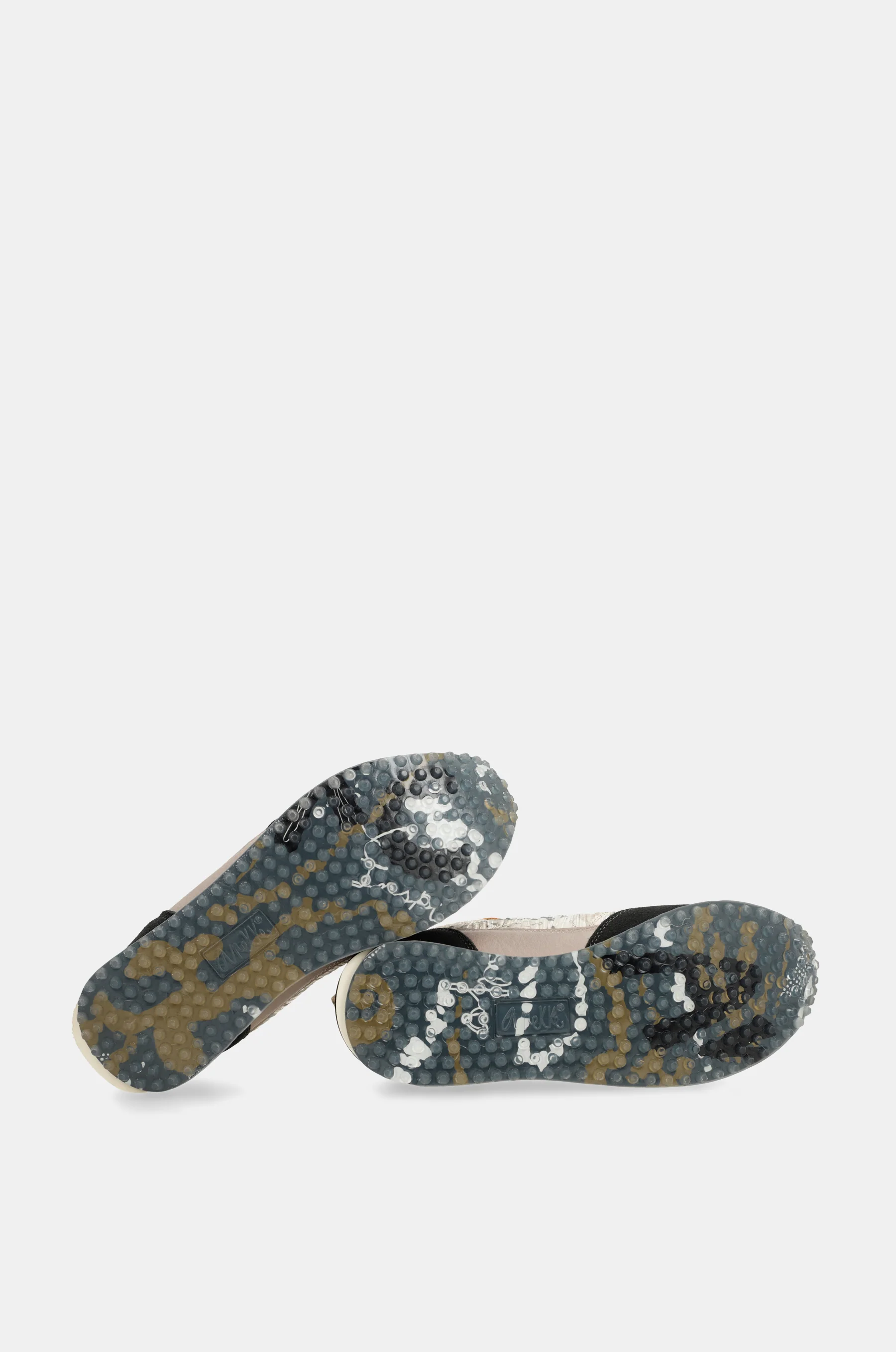 Black & gold sneakers with multicoloured sole - Image 2