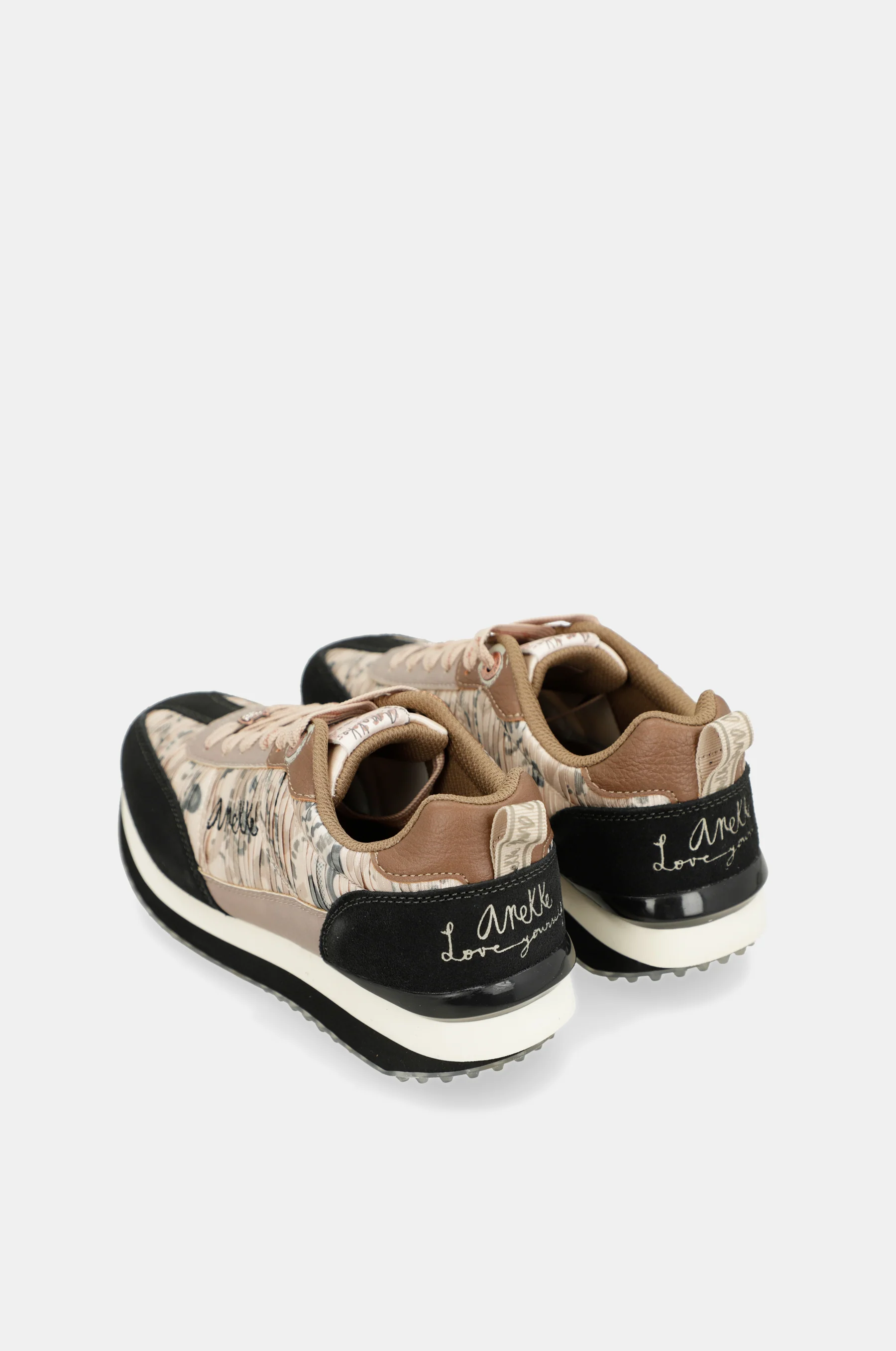 Black & gold sneakers with multicoloured sole - Image 4
