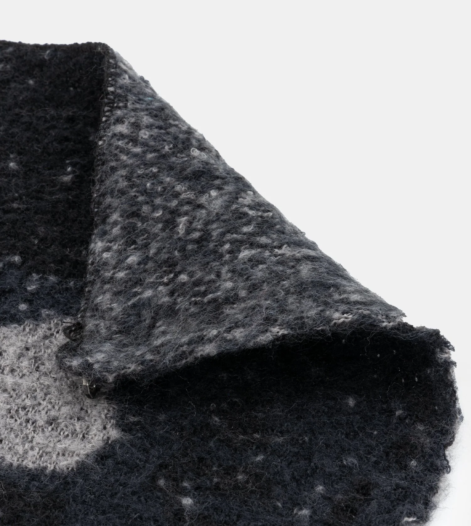 Black knitted scarf - Image 2