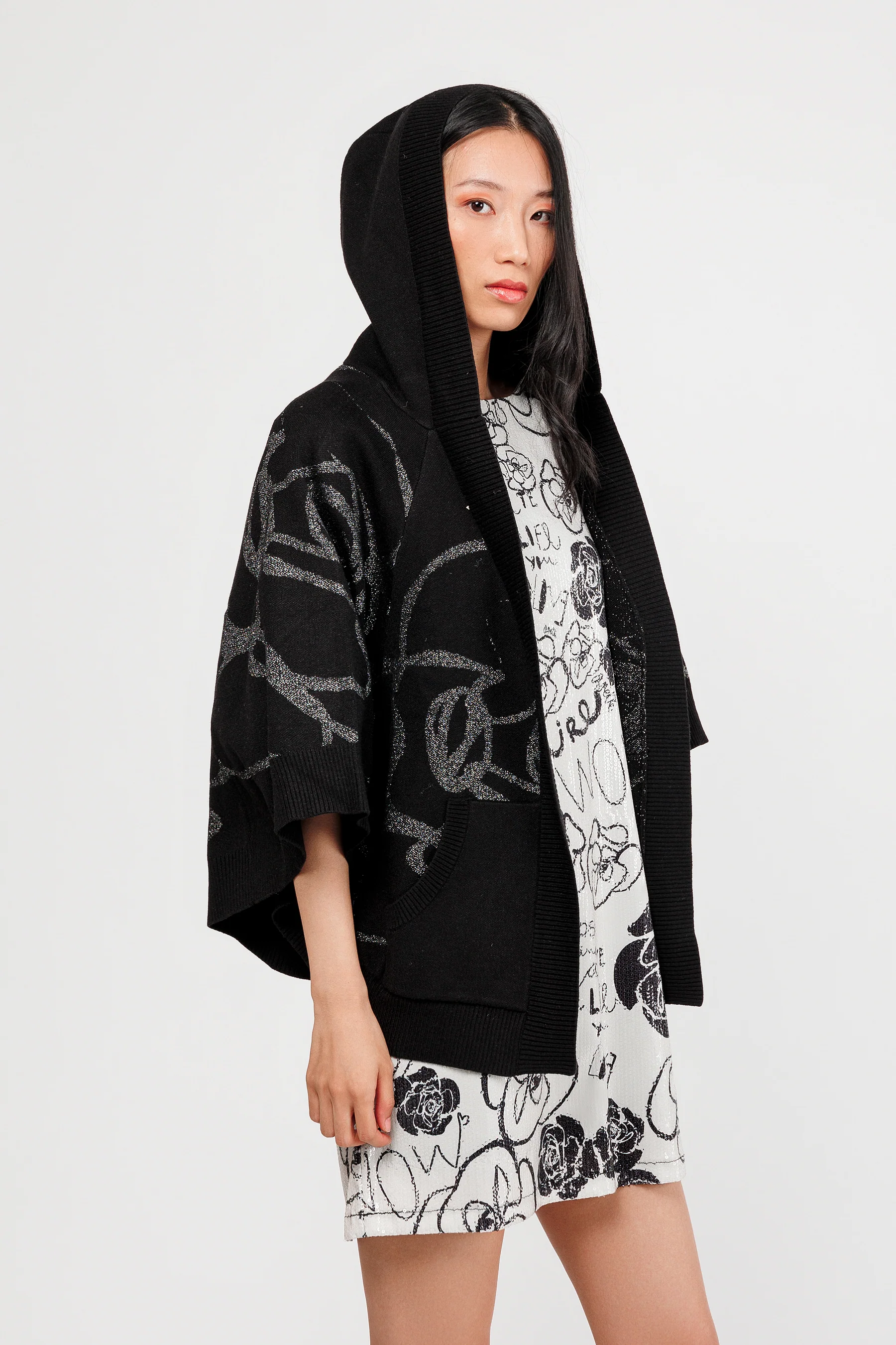 Black poncho-style jacket - Image 2