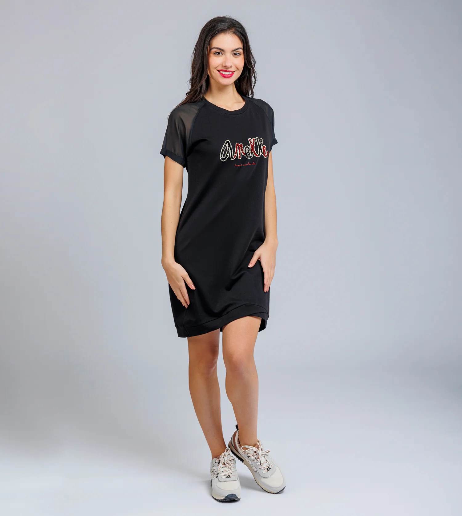 Black short-sleeve dress - Image 4