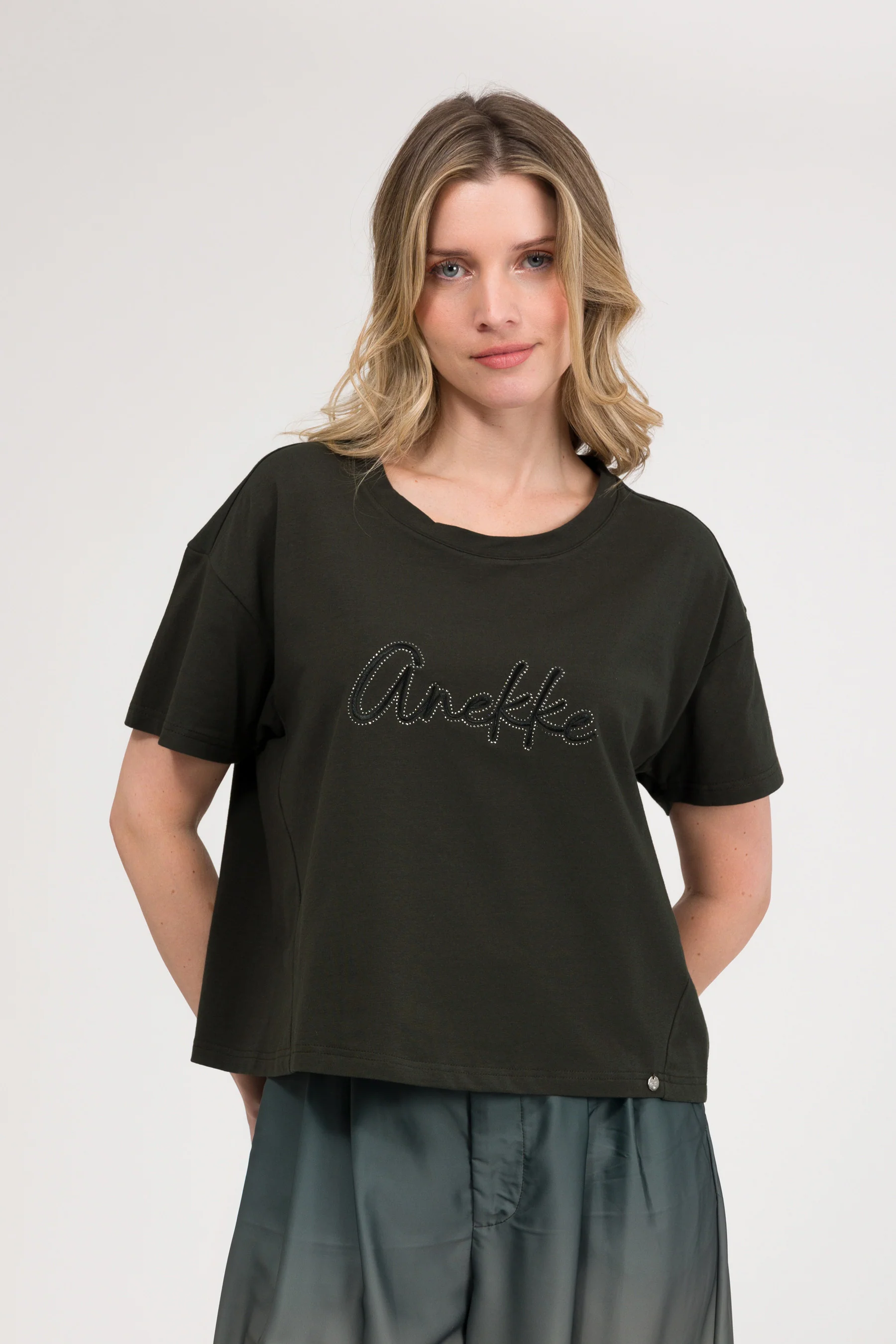 Black short-sleeve T-shirt - Image 2