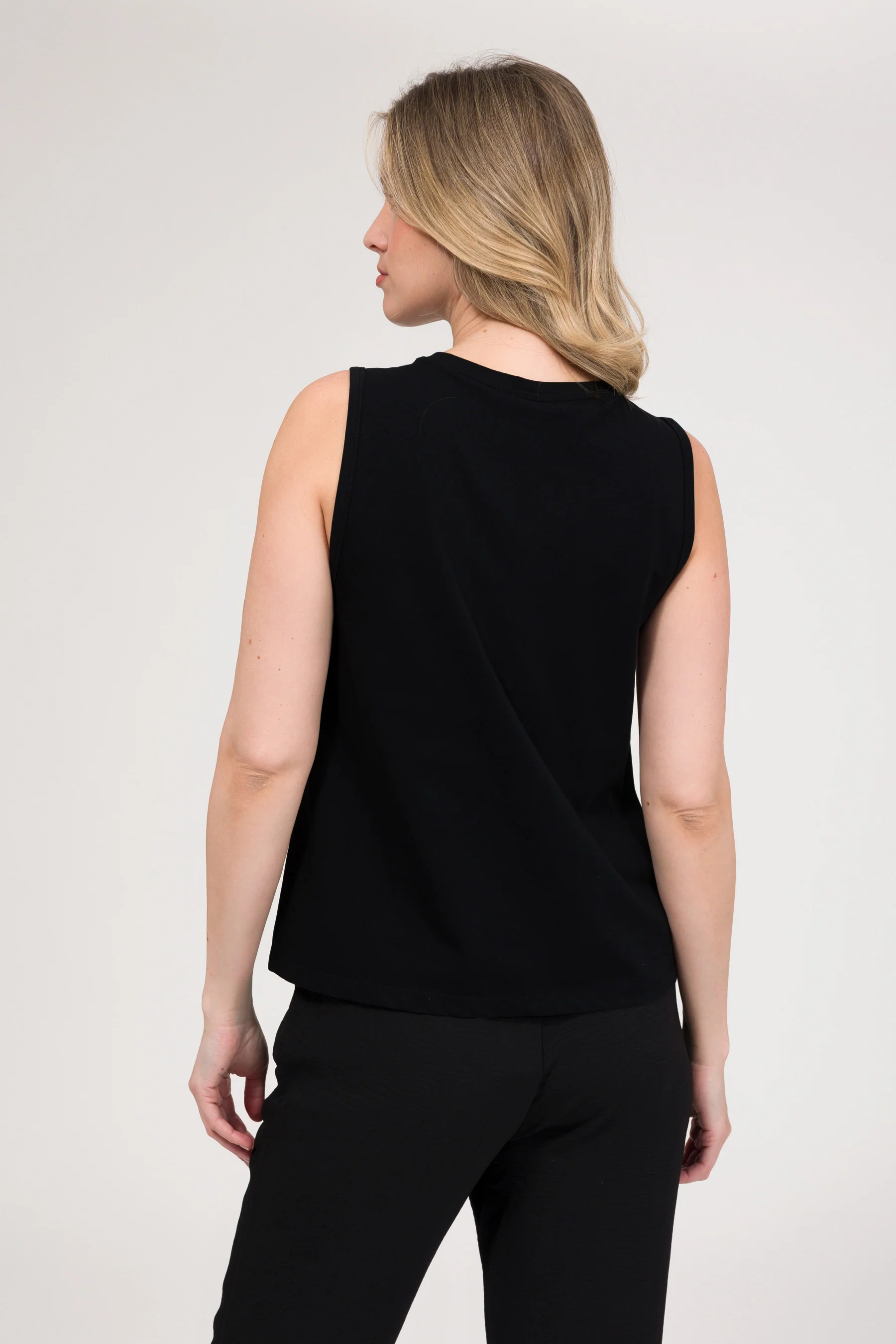 Black sleeveless top - Image 4