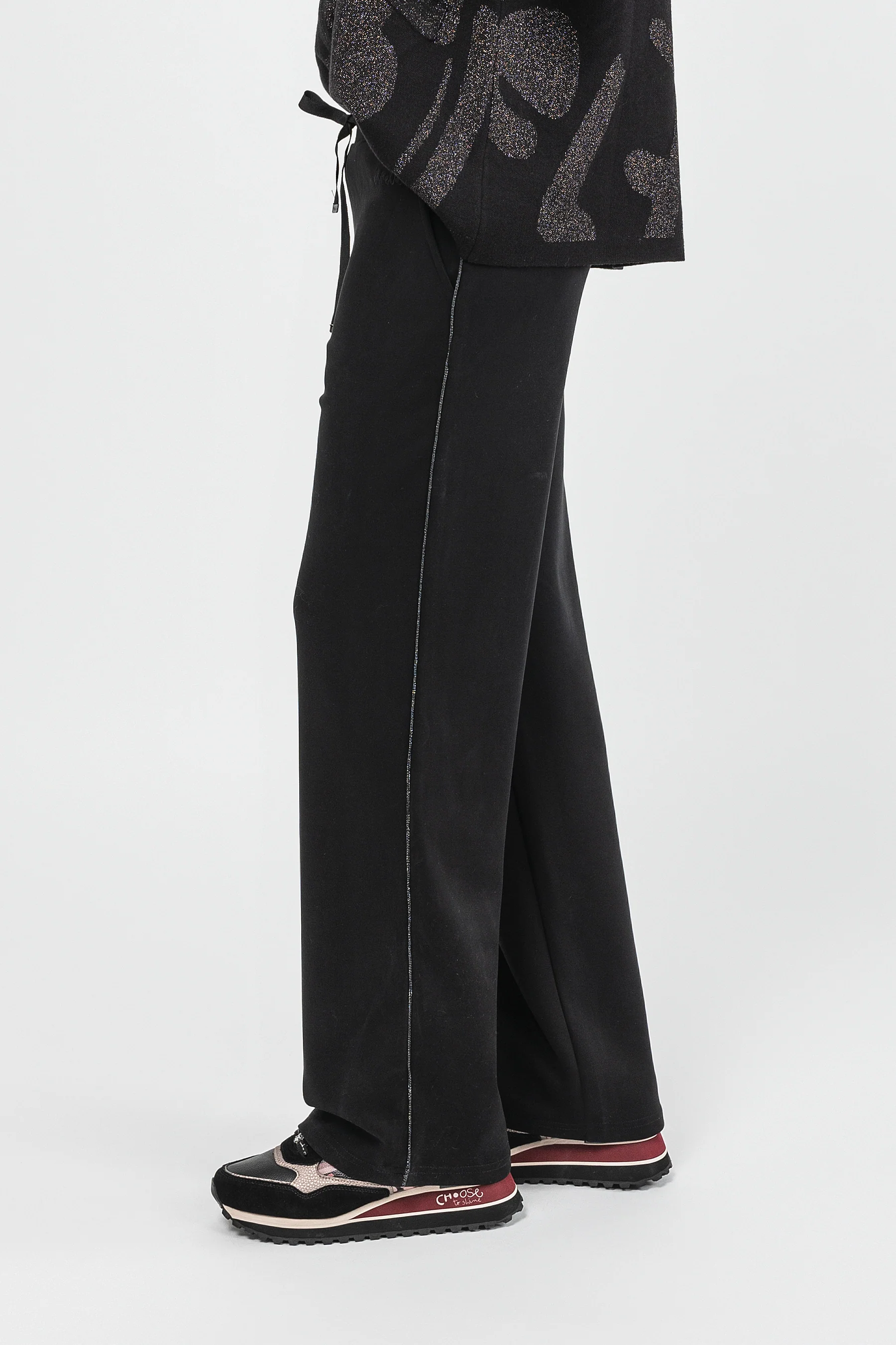Black trousers - Image 2