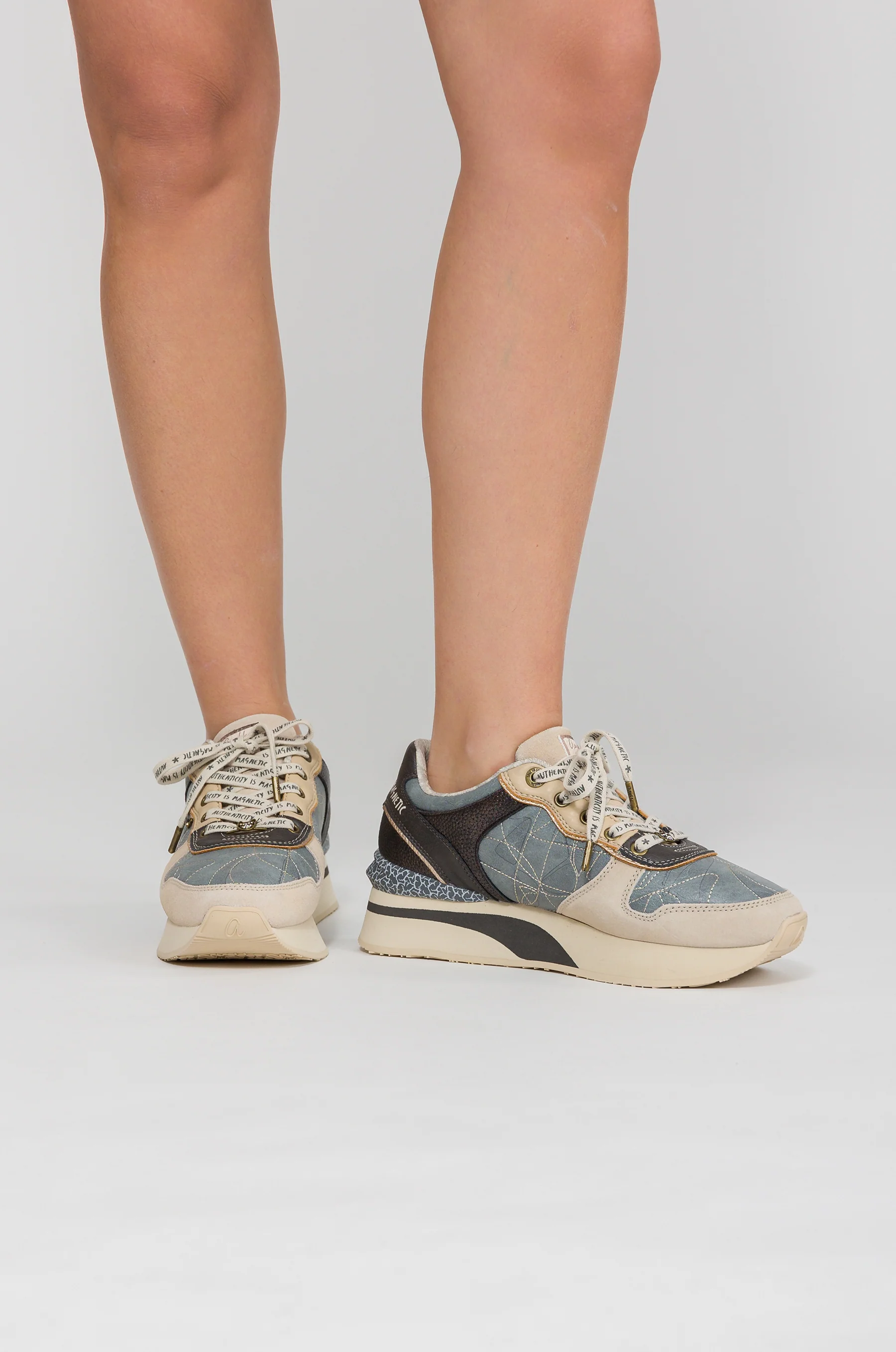 Blue and beige sneakers - Image 4