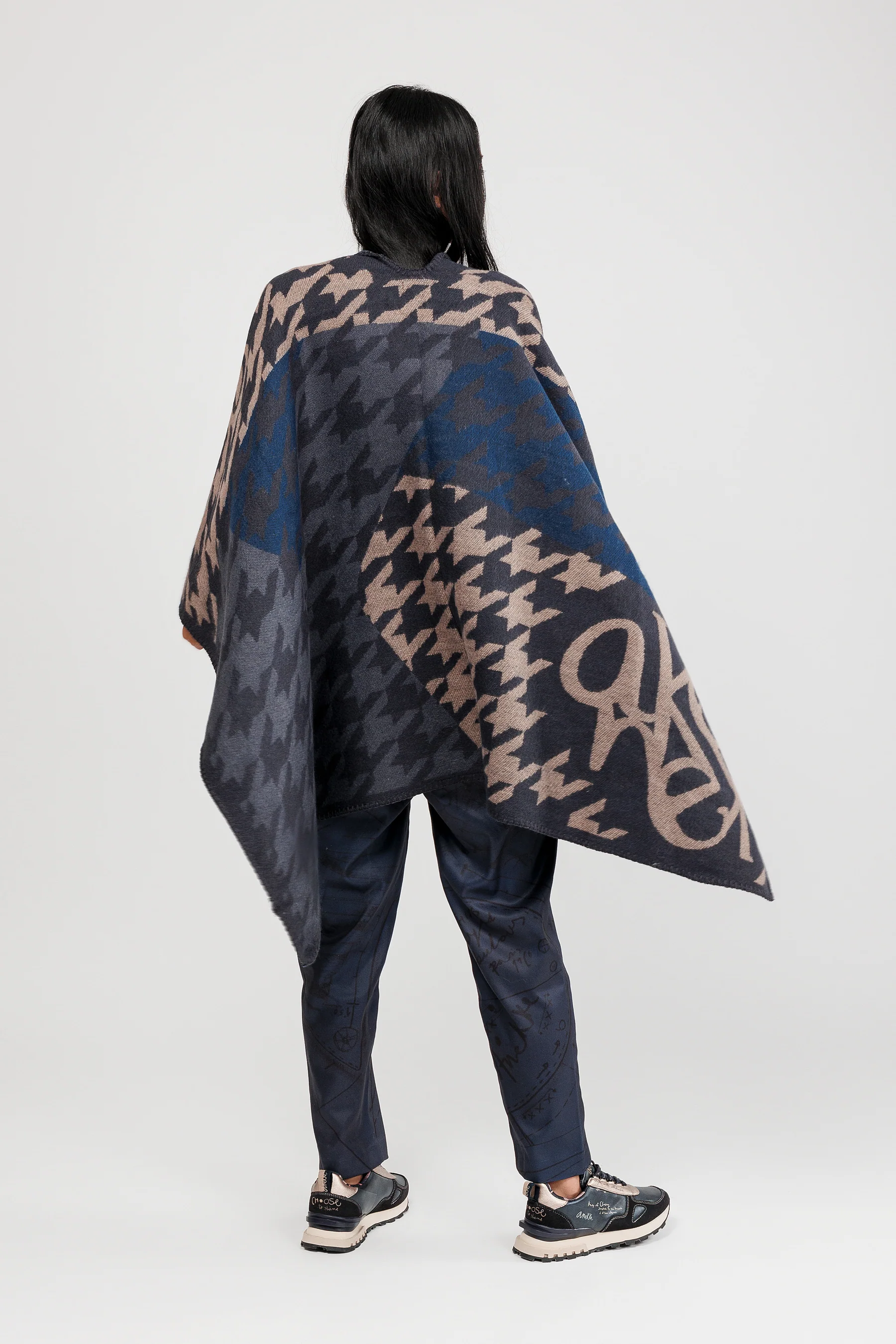 Blue & beige poncho - Image 4