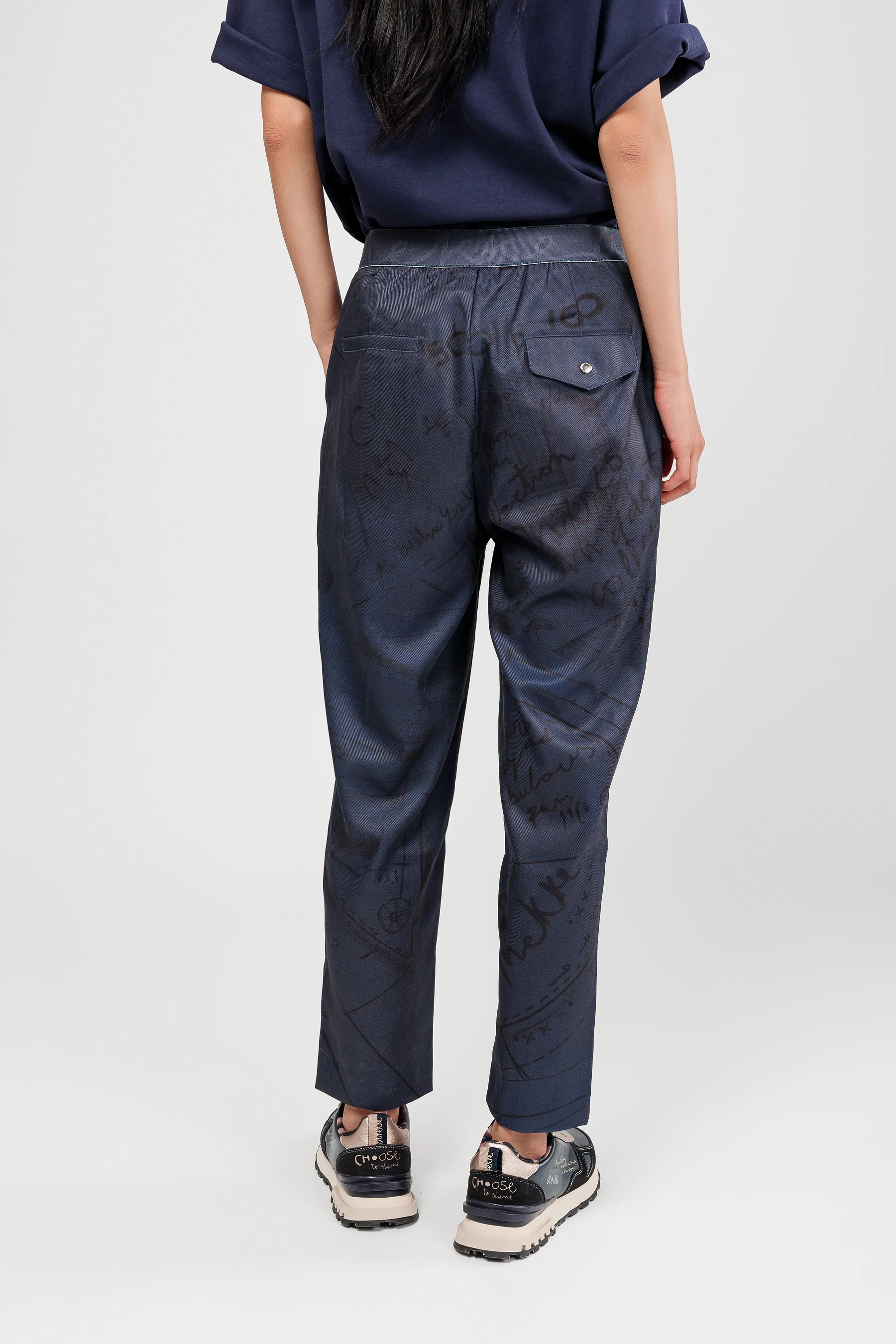 Blue trousers - Image 3