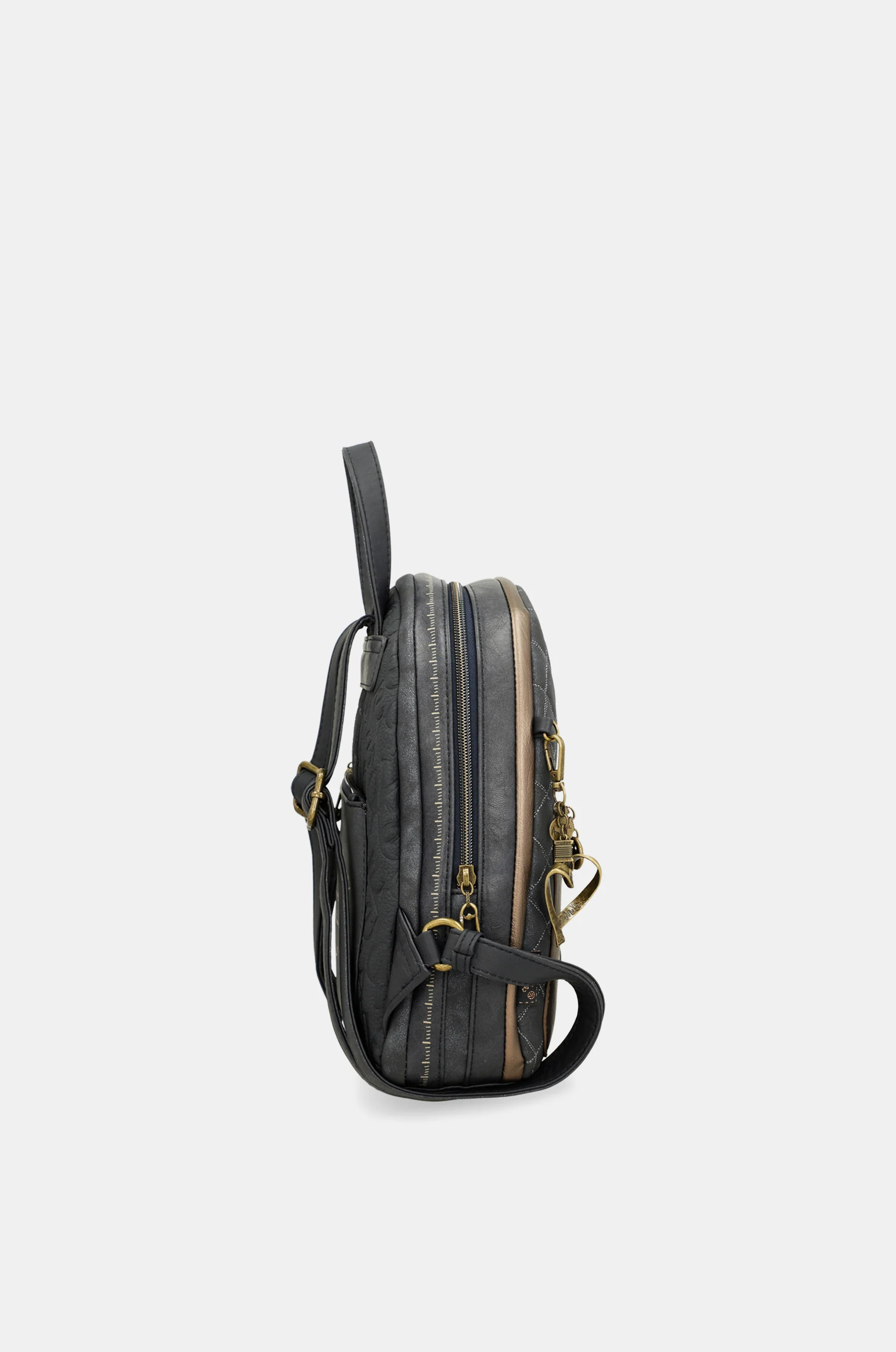 Boutique medium backpack for leisure use - Image 9