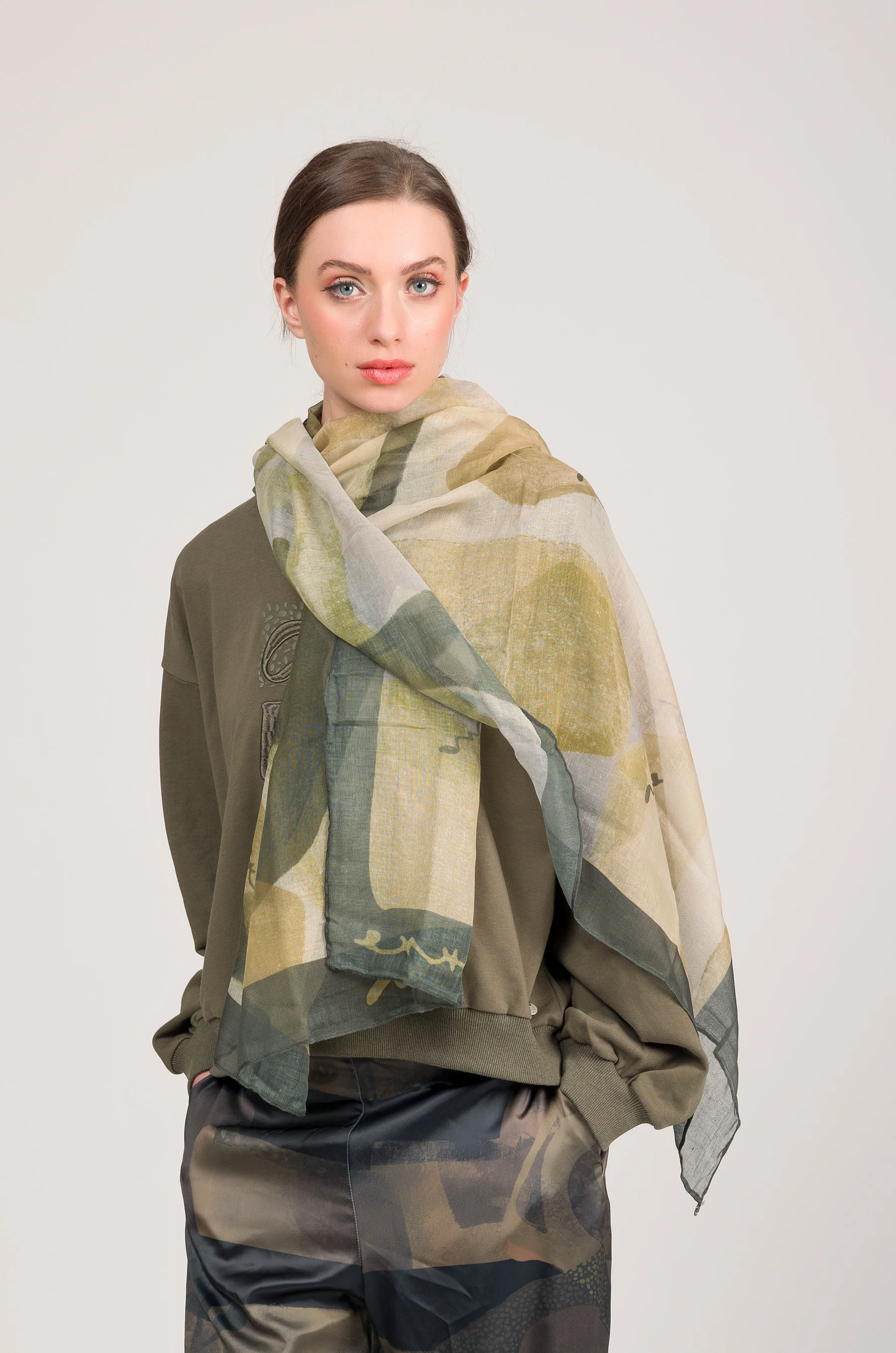 Brown scarf Bloom