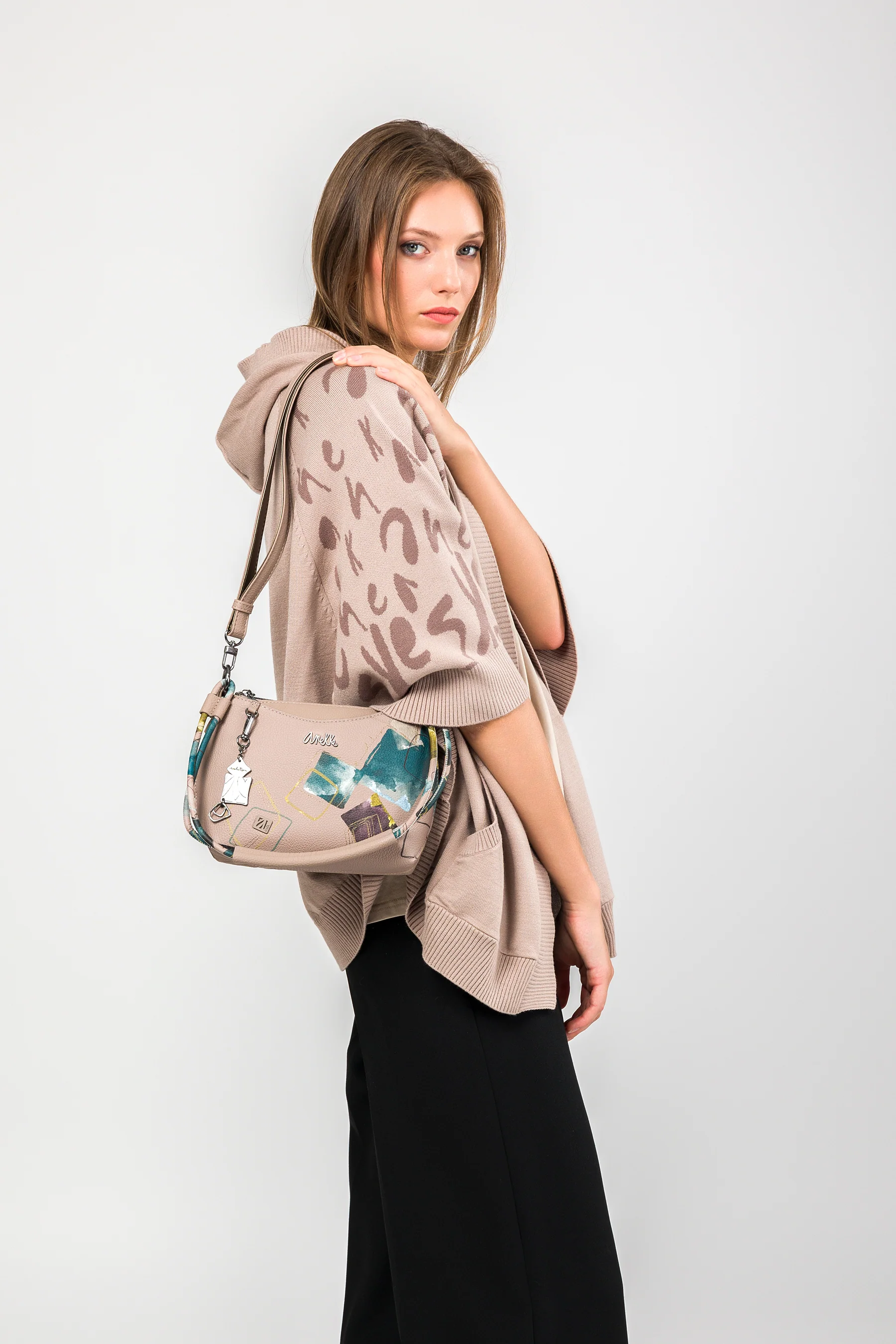 Evolution medium shoulder bag with shoulder strap - Image 4