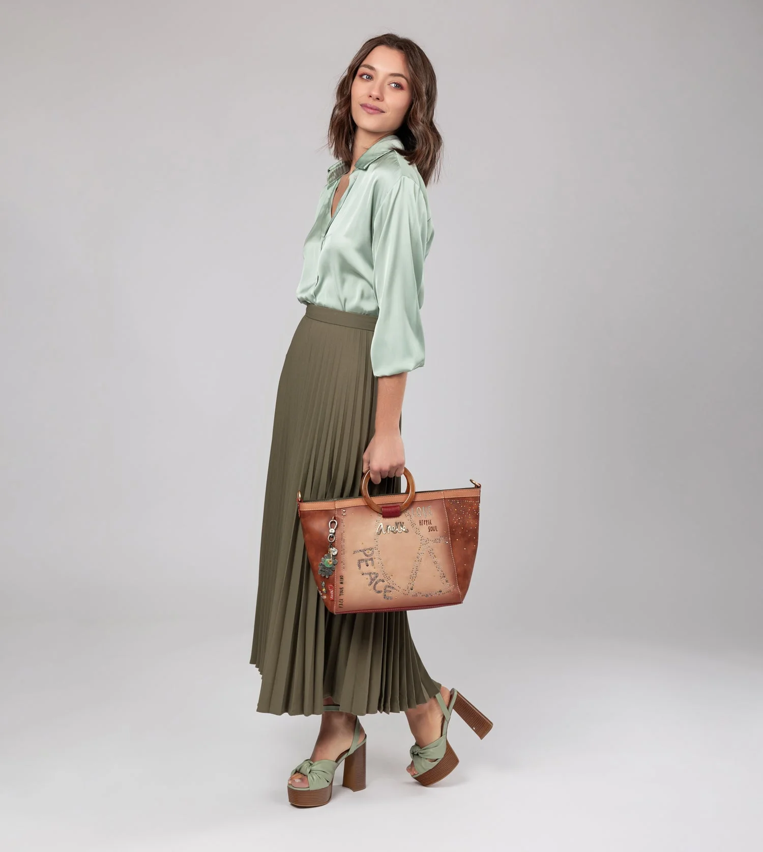 Flowers round handles crossbody bag - Image 2