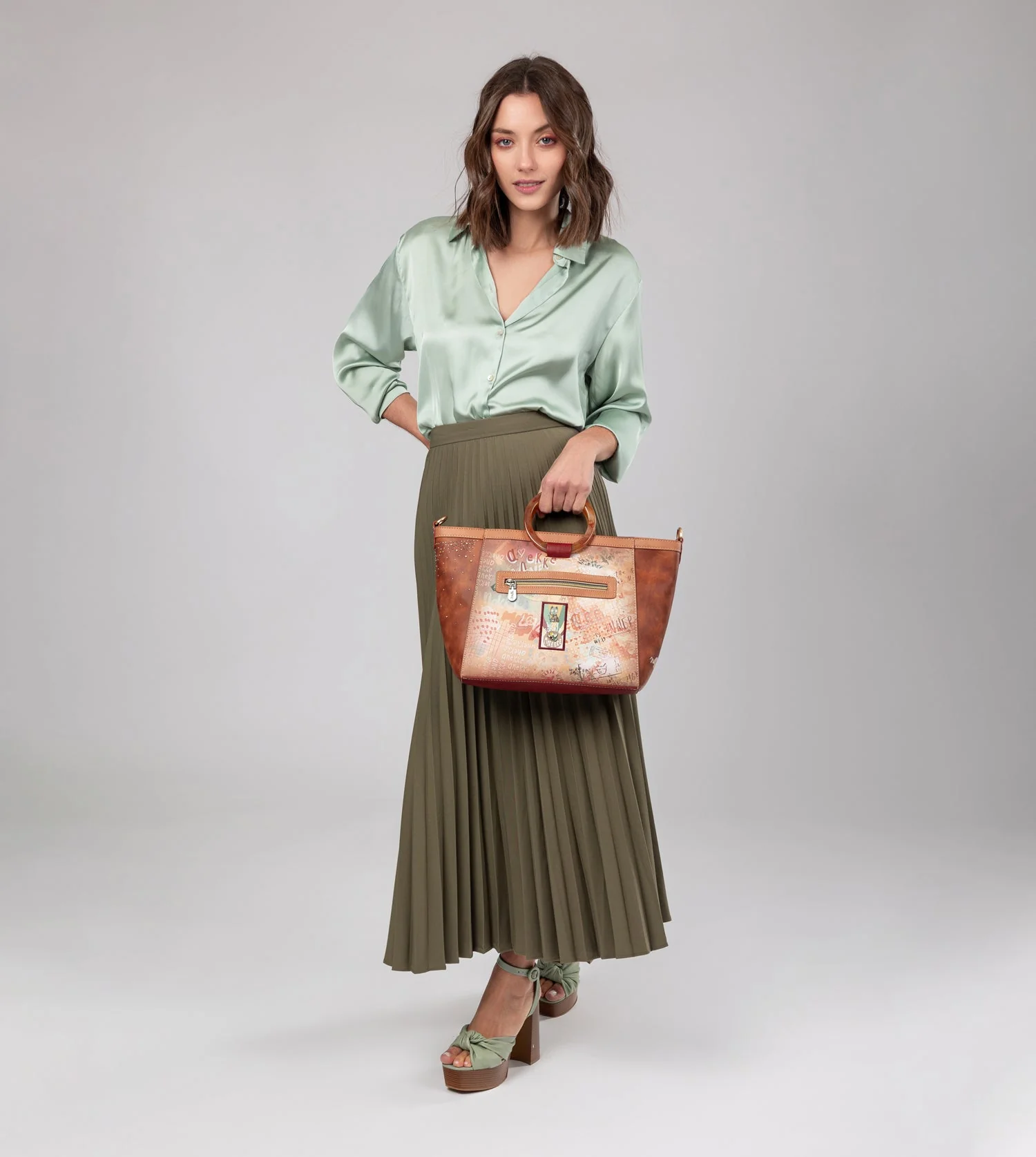 Flowers round handles crossbody bag - Image 6