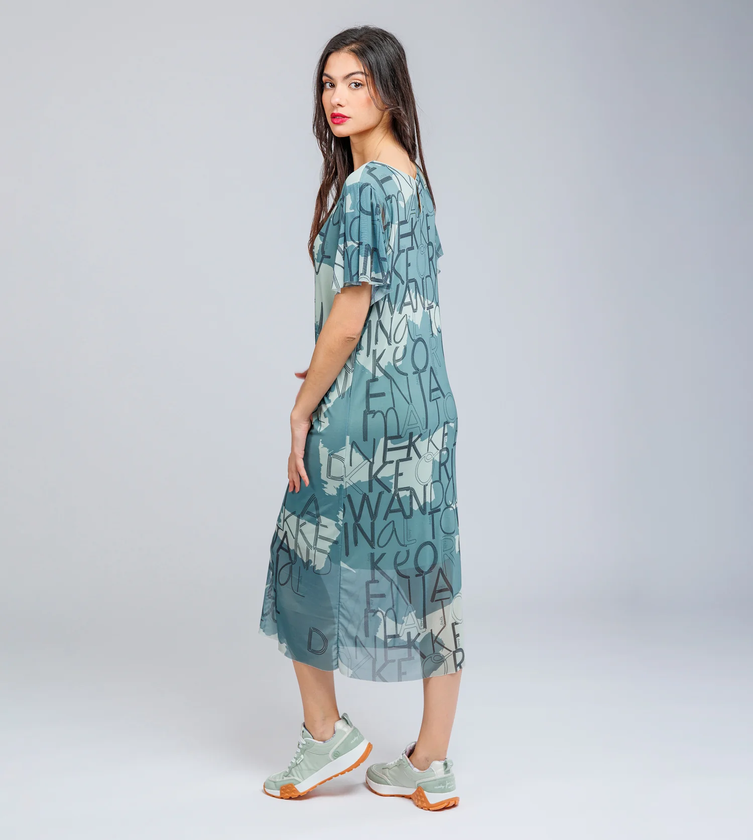 Green short-sleeve dress - Image 4