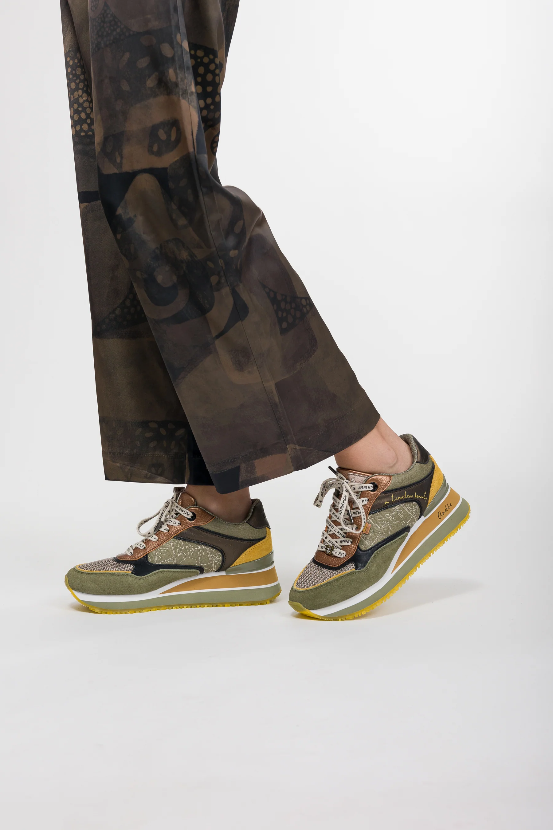 Green sneakers - Image 2