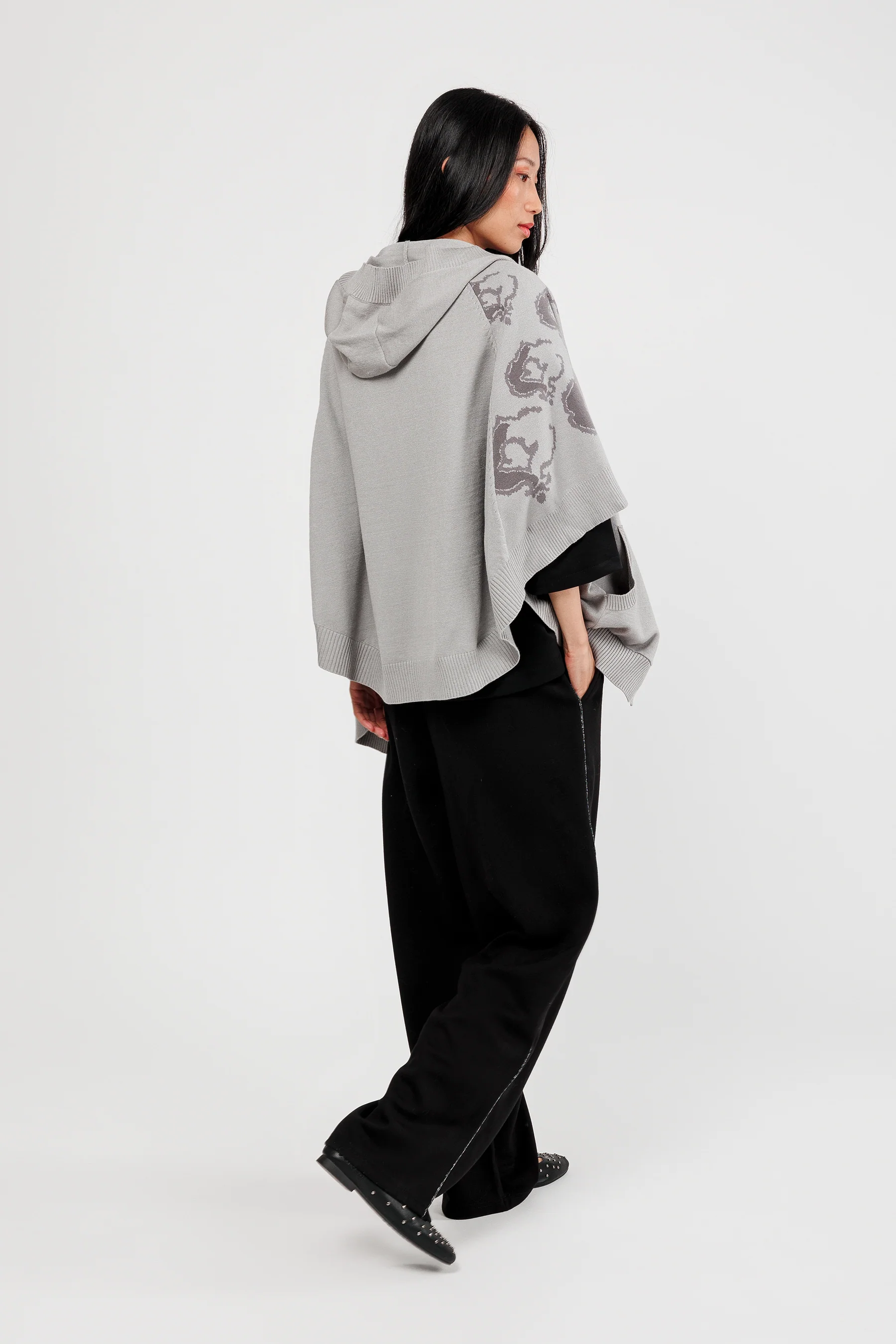 Grey poncho-style jacket - Image 3