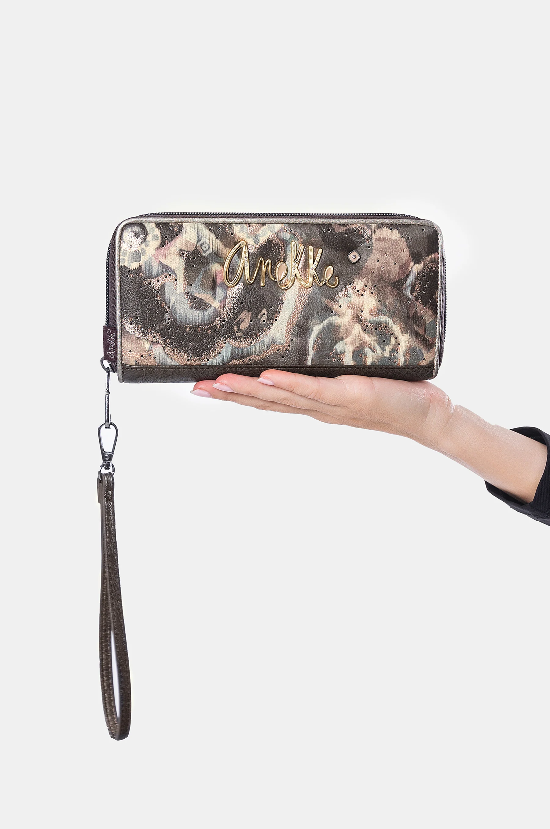 Manifesto large printed RFID wallet - Image 2