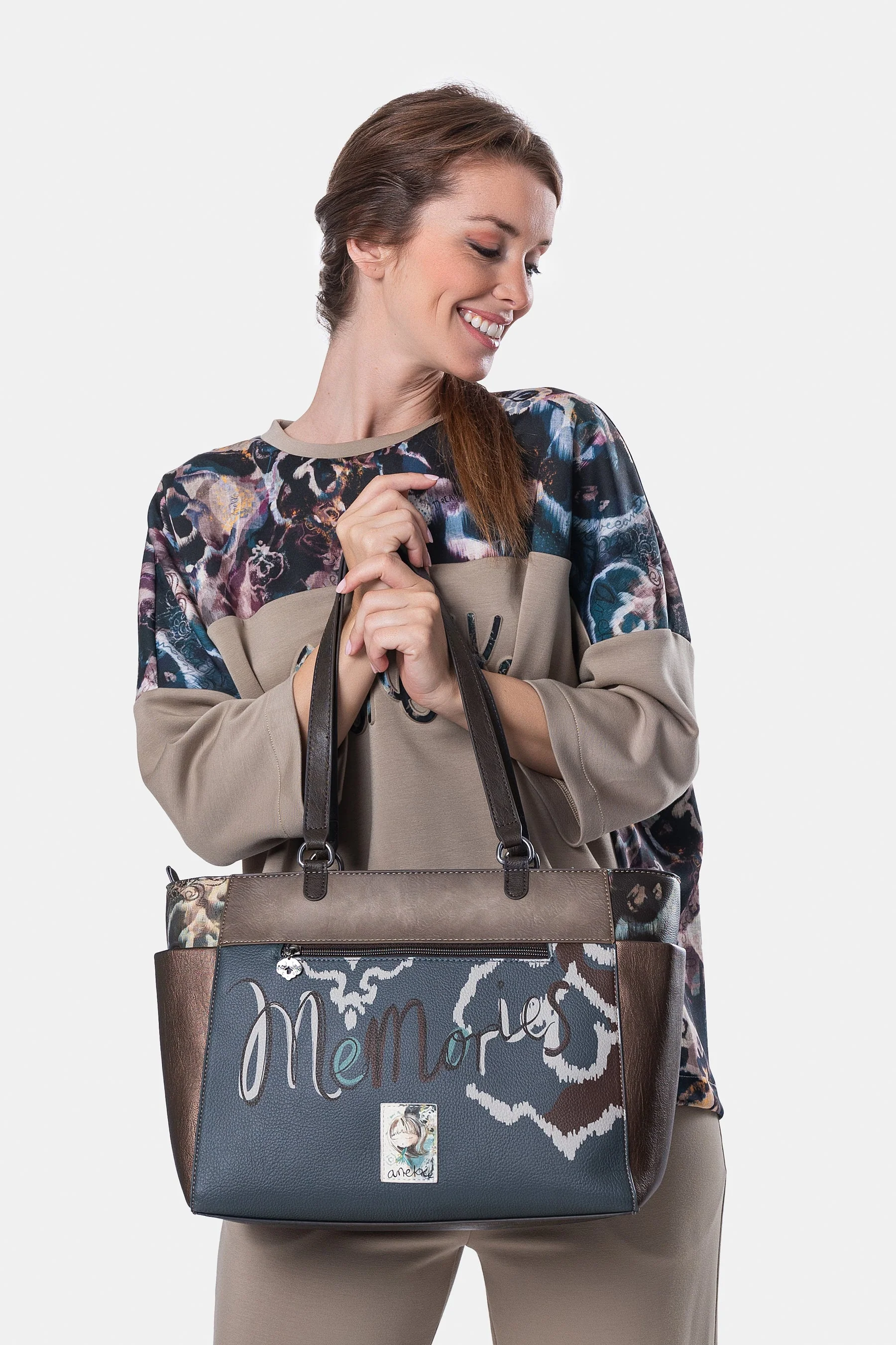 Manifesto large shoulder bag - Image 4