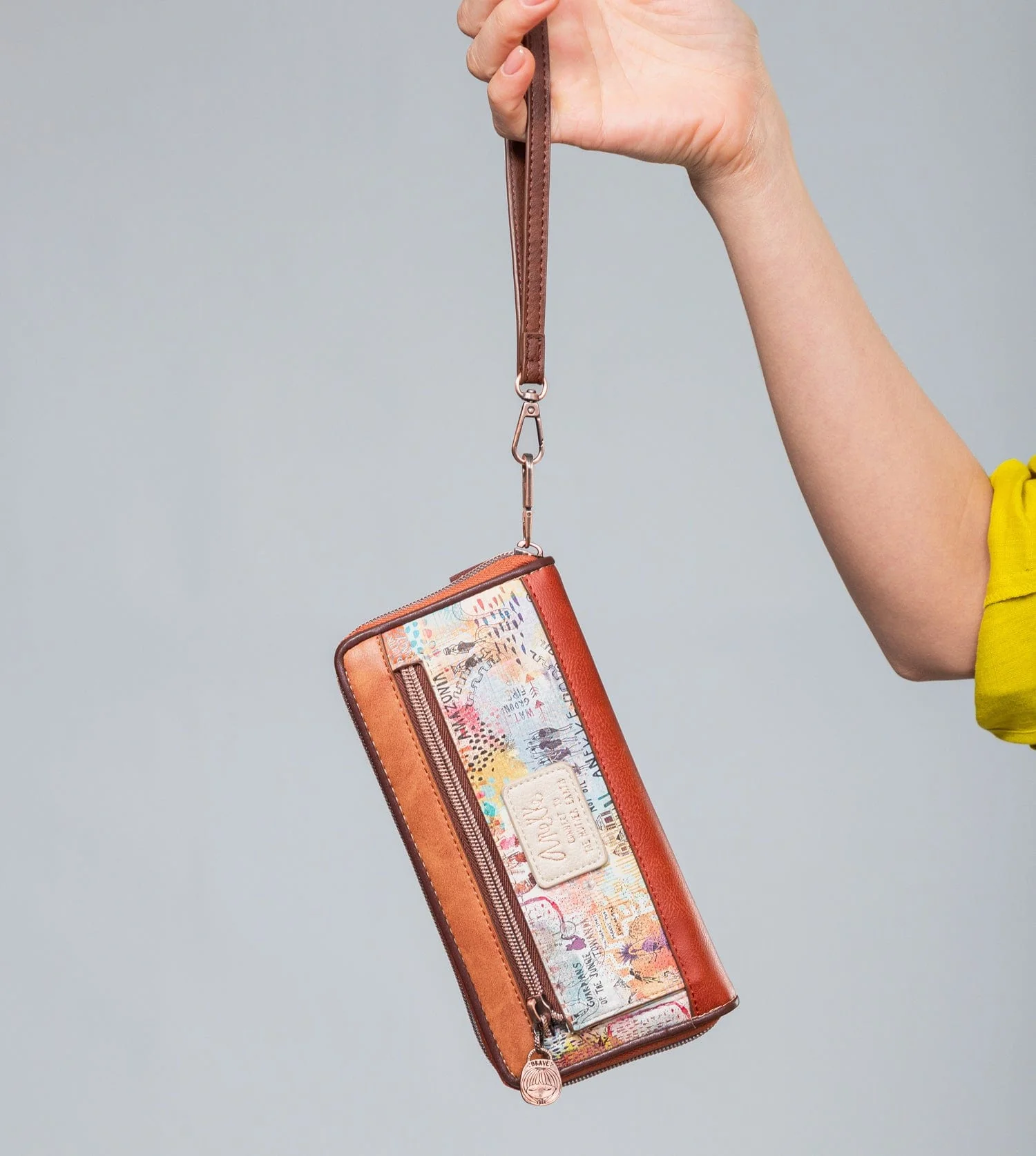 Menire large RFID embossed wallet - Image 9