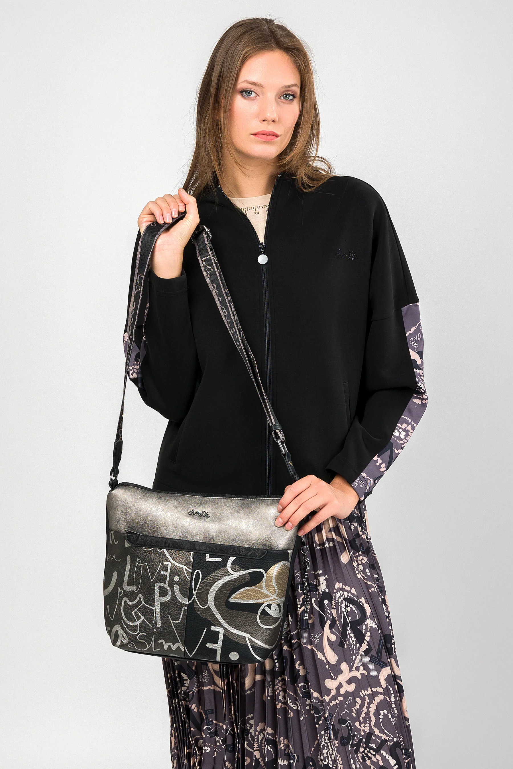Nature Koko large crossbody bag with front pocket - Image 4