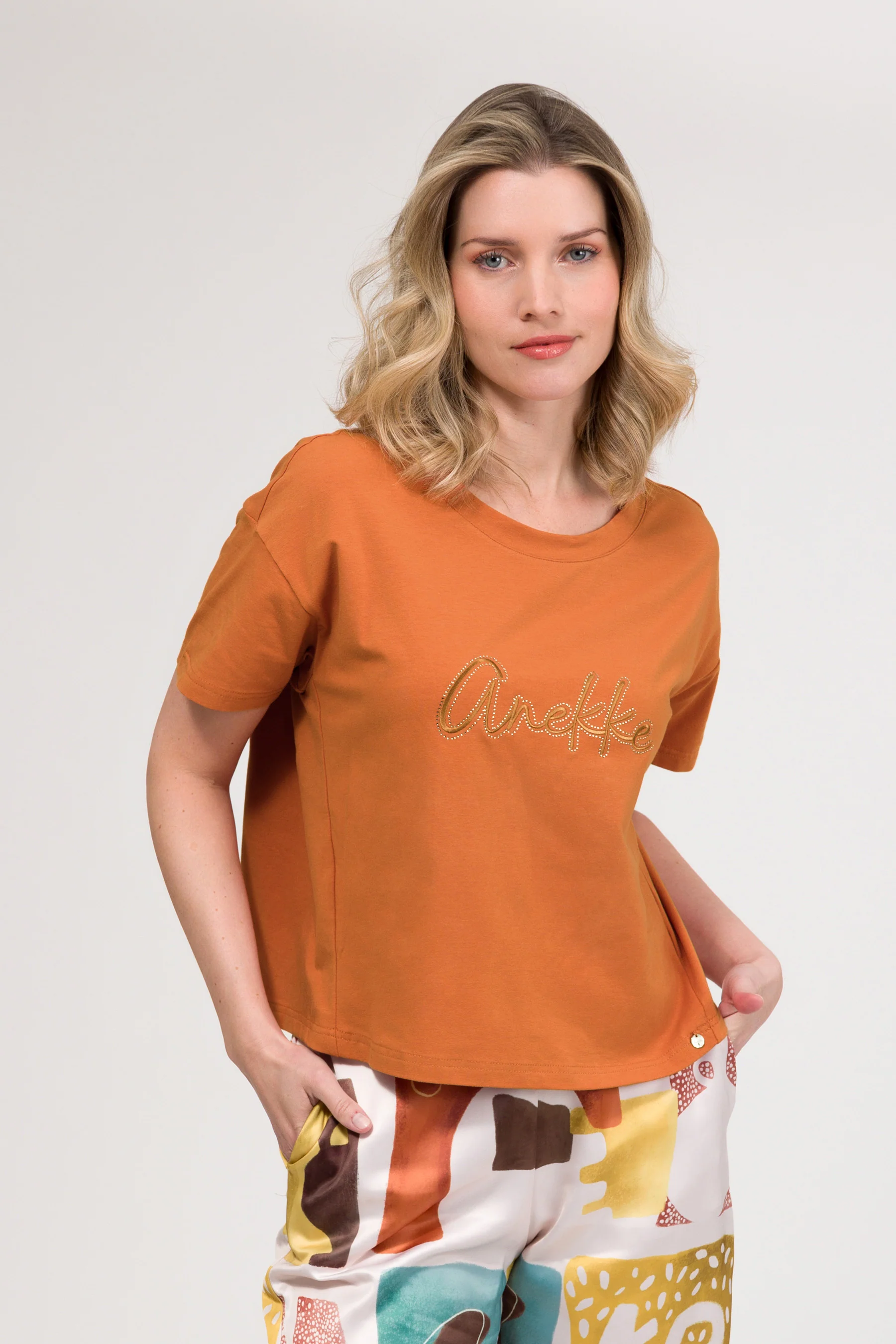 Orange short-sleeve T-shirt - Image 2