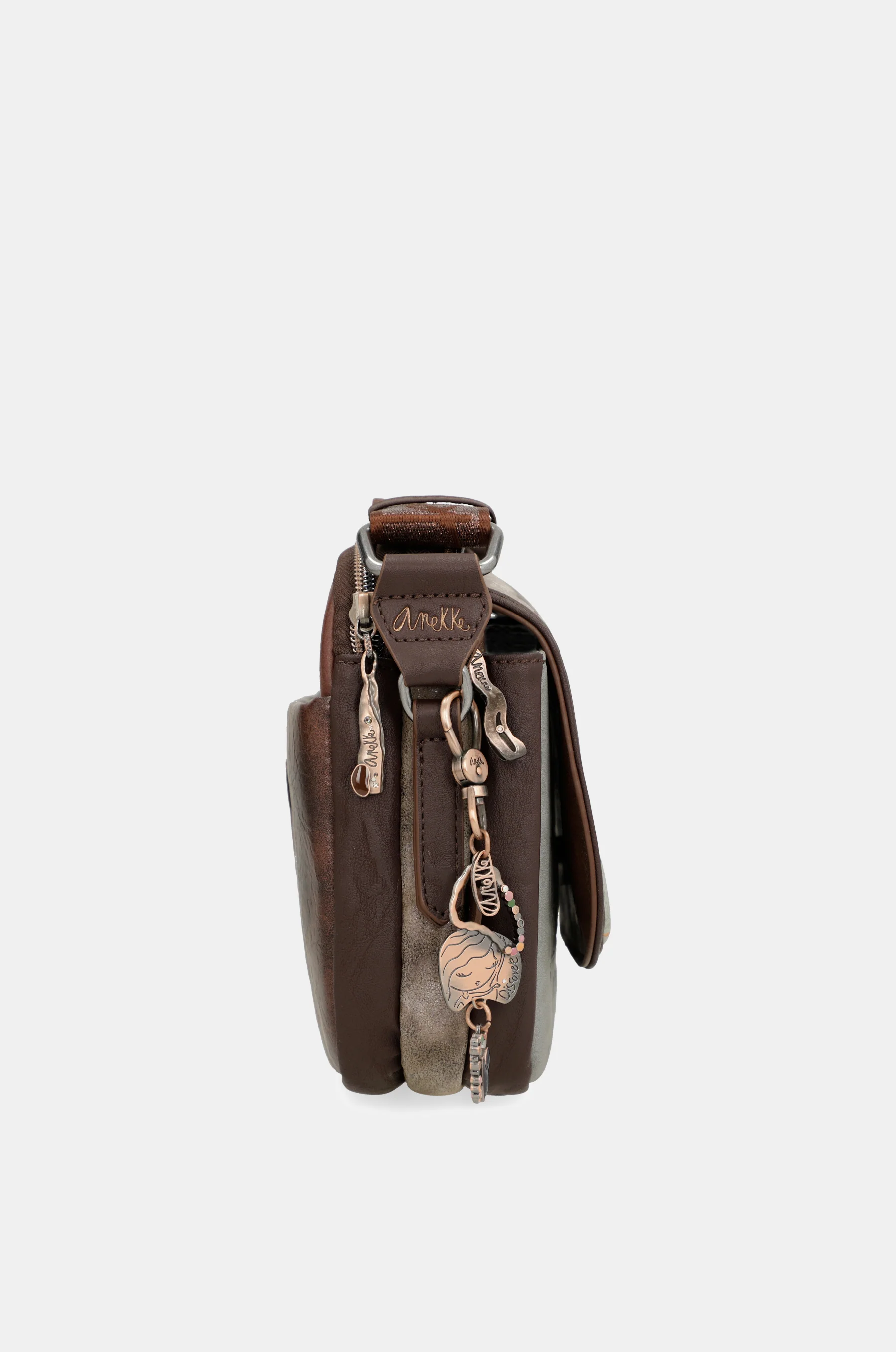 Outer crossbody bag with flap - Image 3