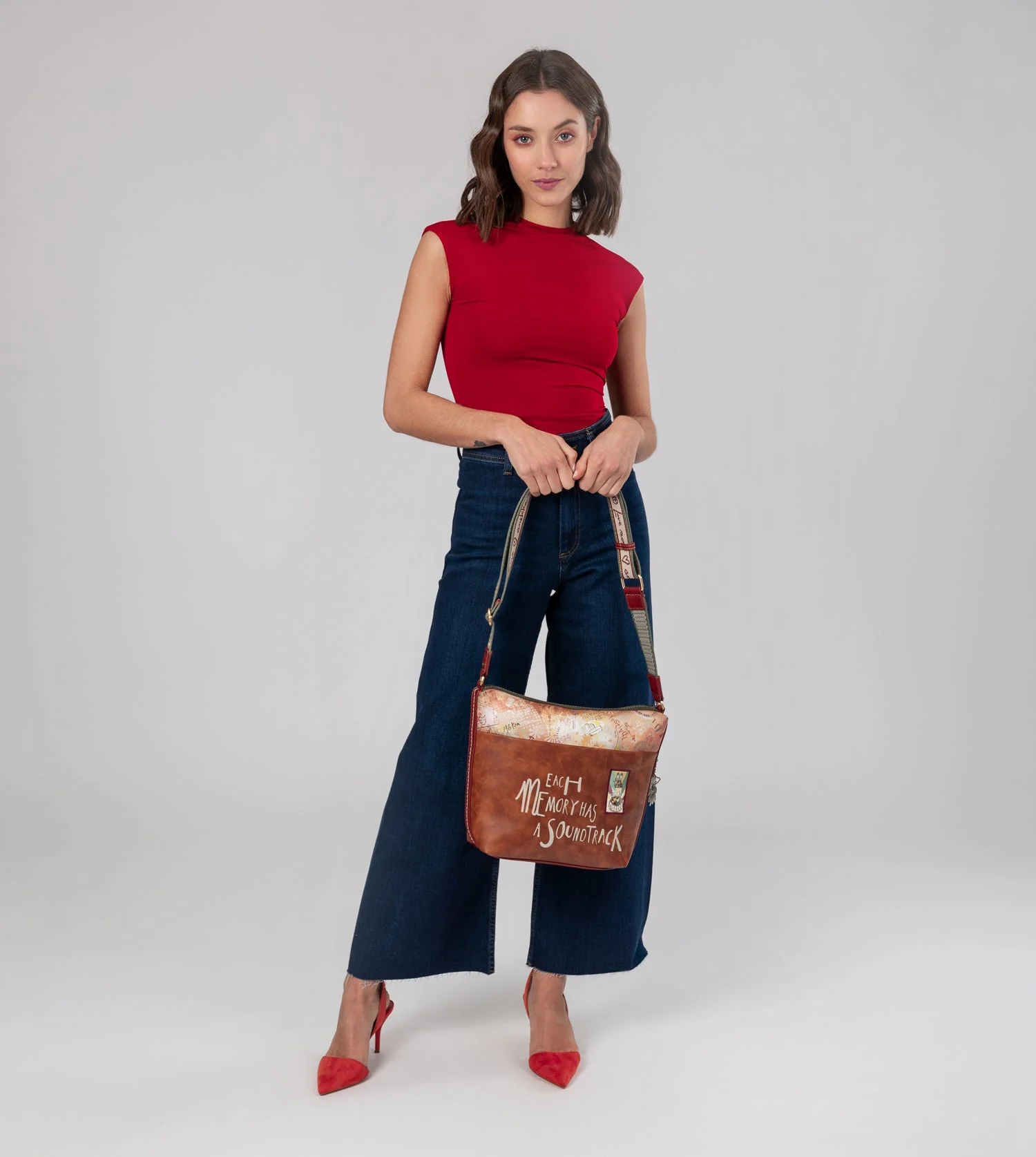 Peace & Love camel large crossbody bag - Image 6
