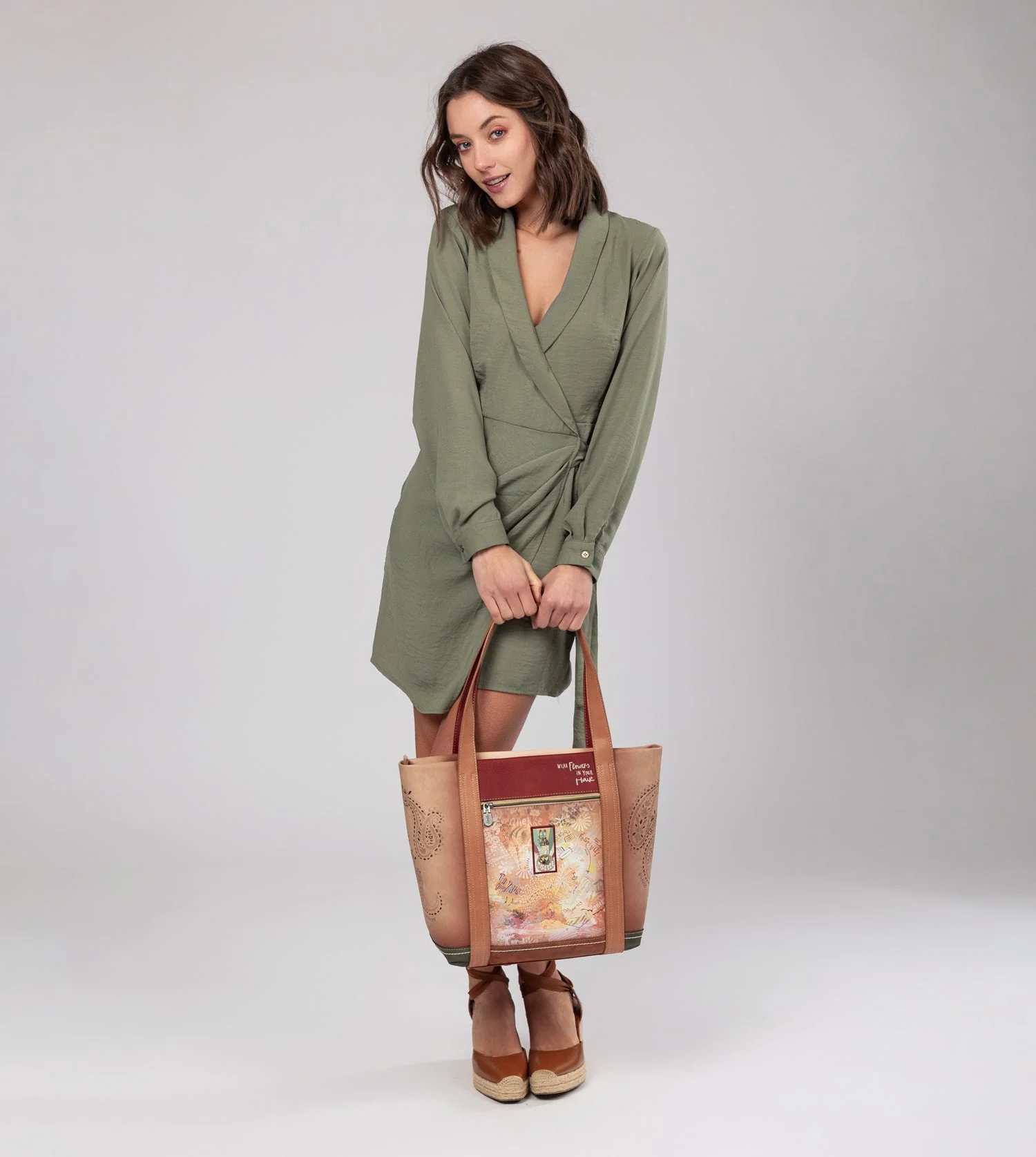 Peace & Love camel shopping bag - Image 6