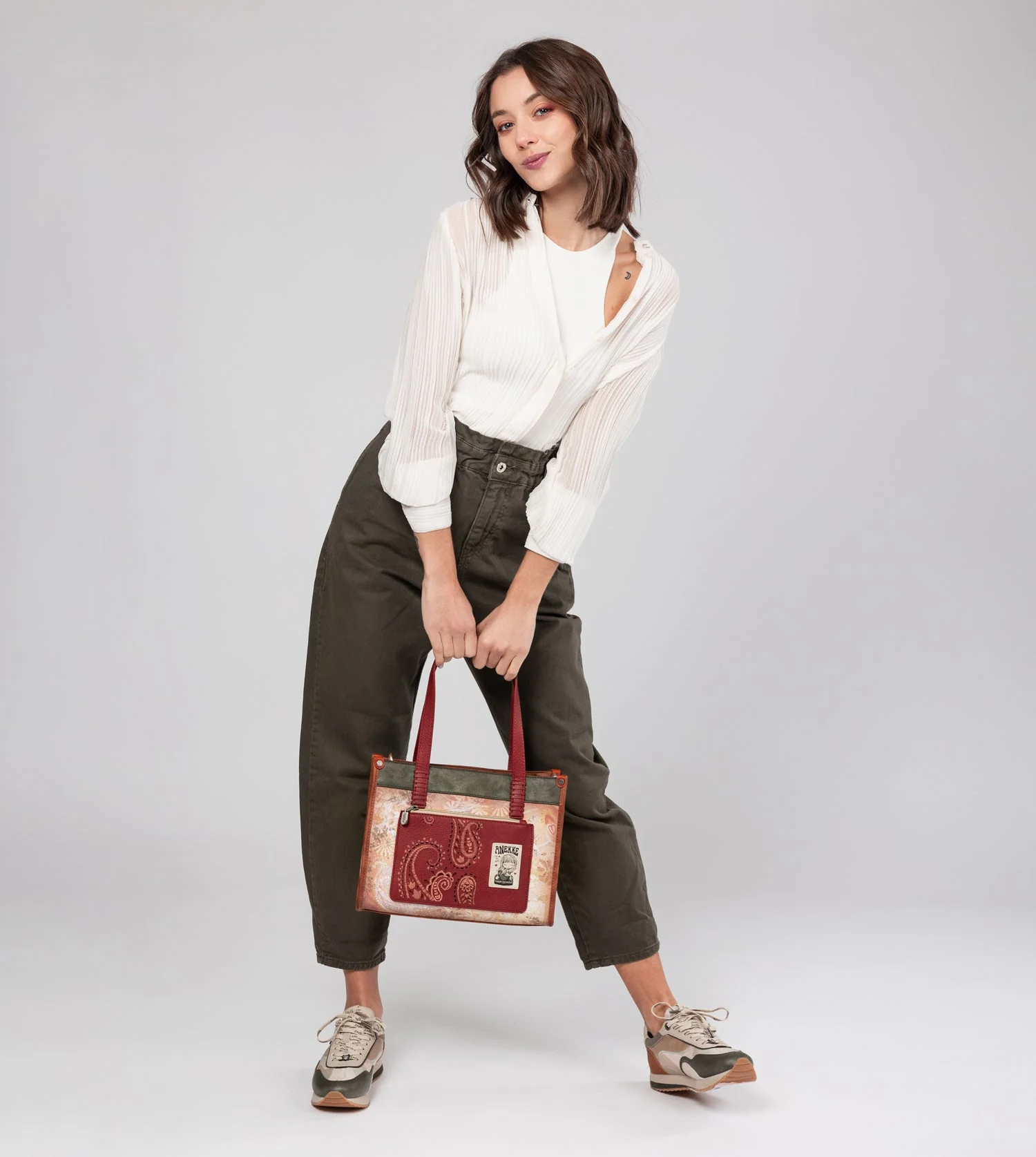 Peace & Love camel tote - Image 11