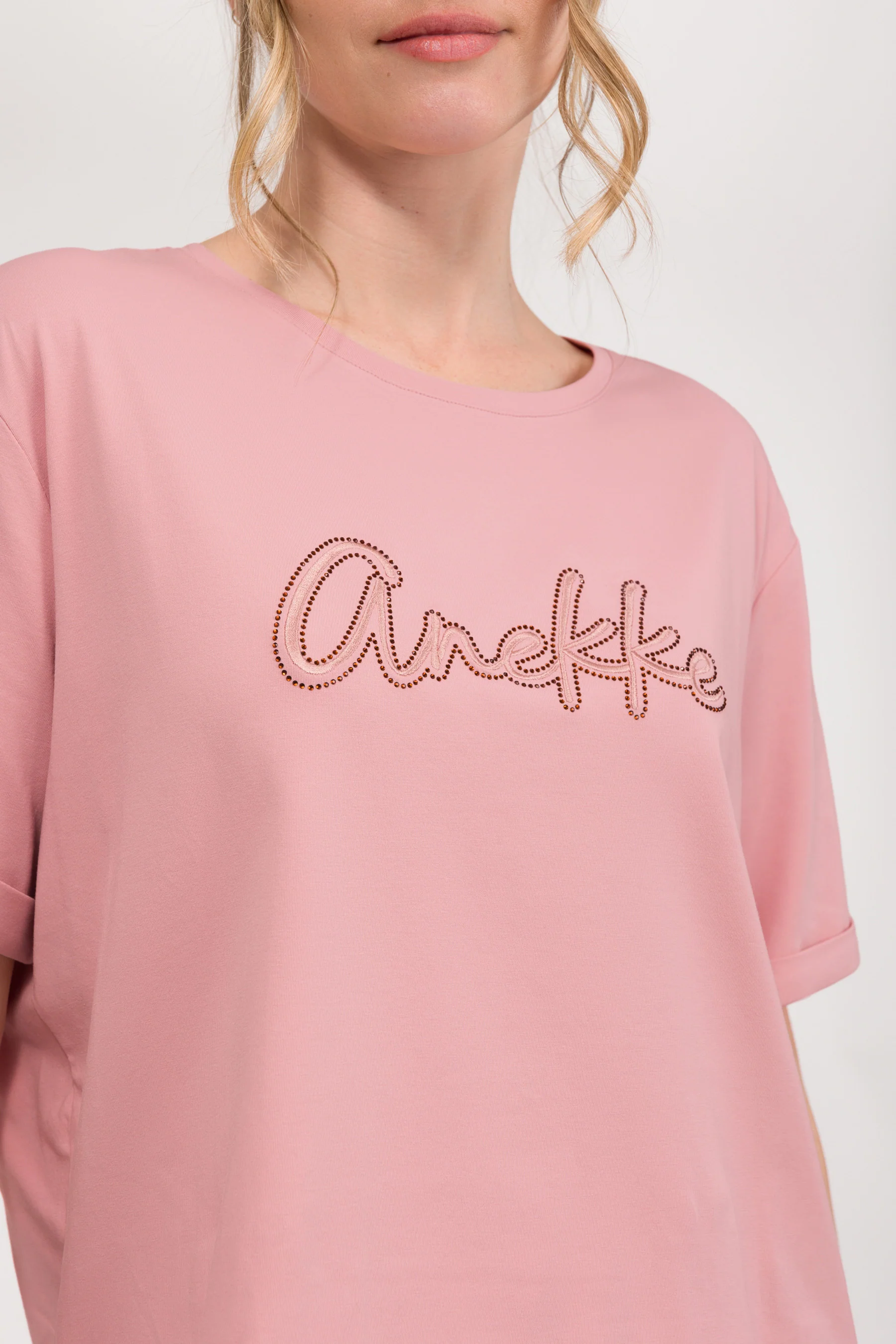 Pink short-sleeve T-shirt with logo - Image 5
