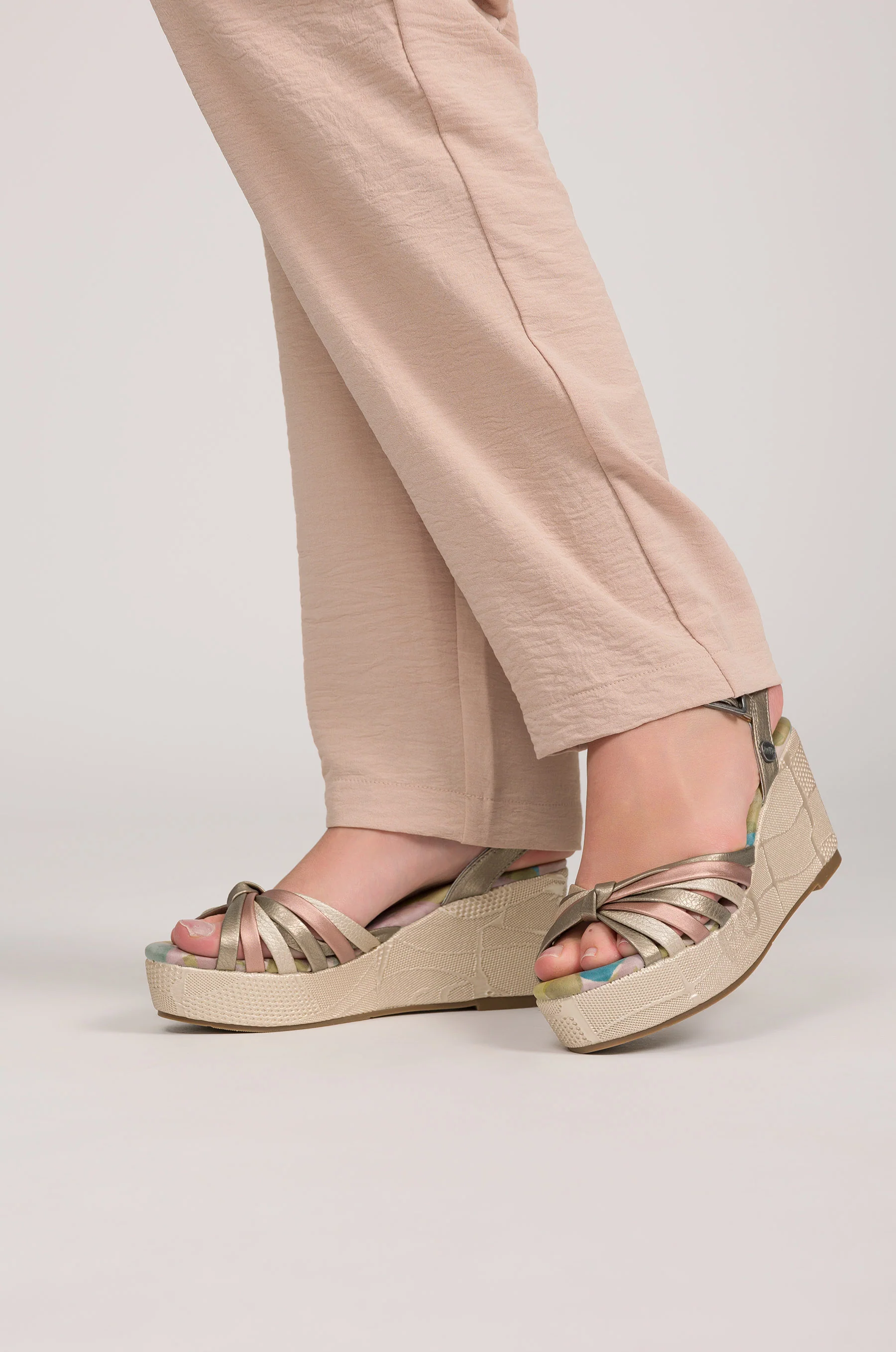 Printed Bloom crossover sandals - Image 2