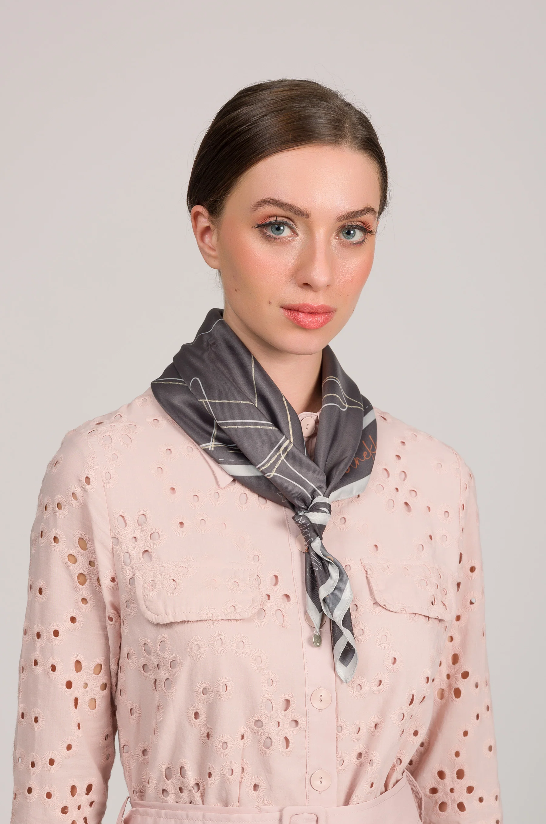 Printed square scarf Auralis - Image 3