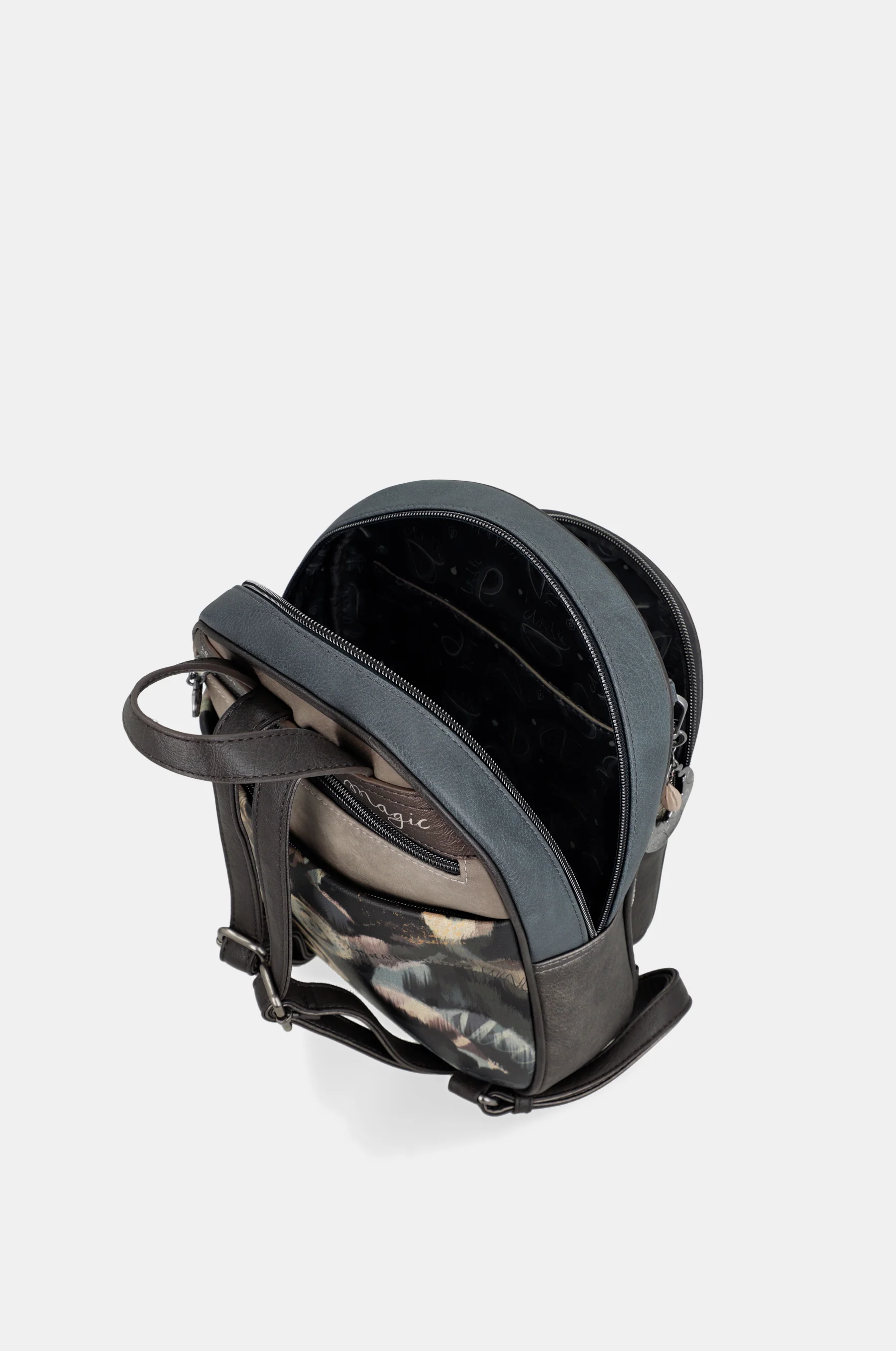 Real backpack with front pocket - Image 6
