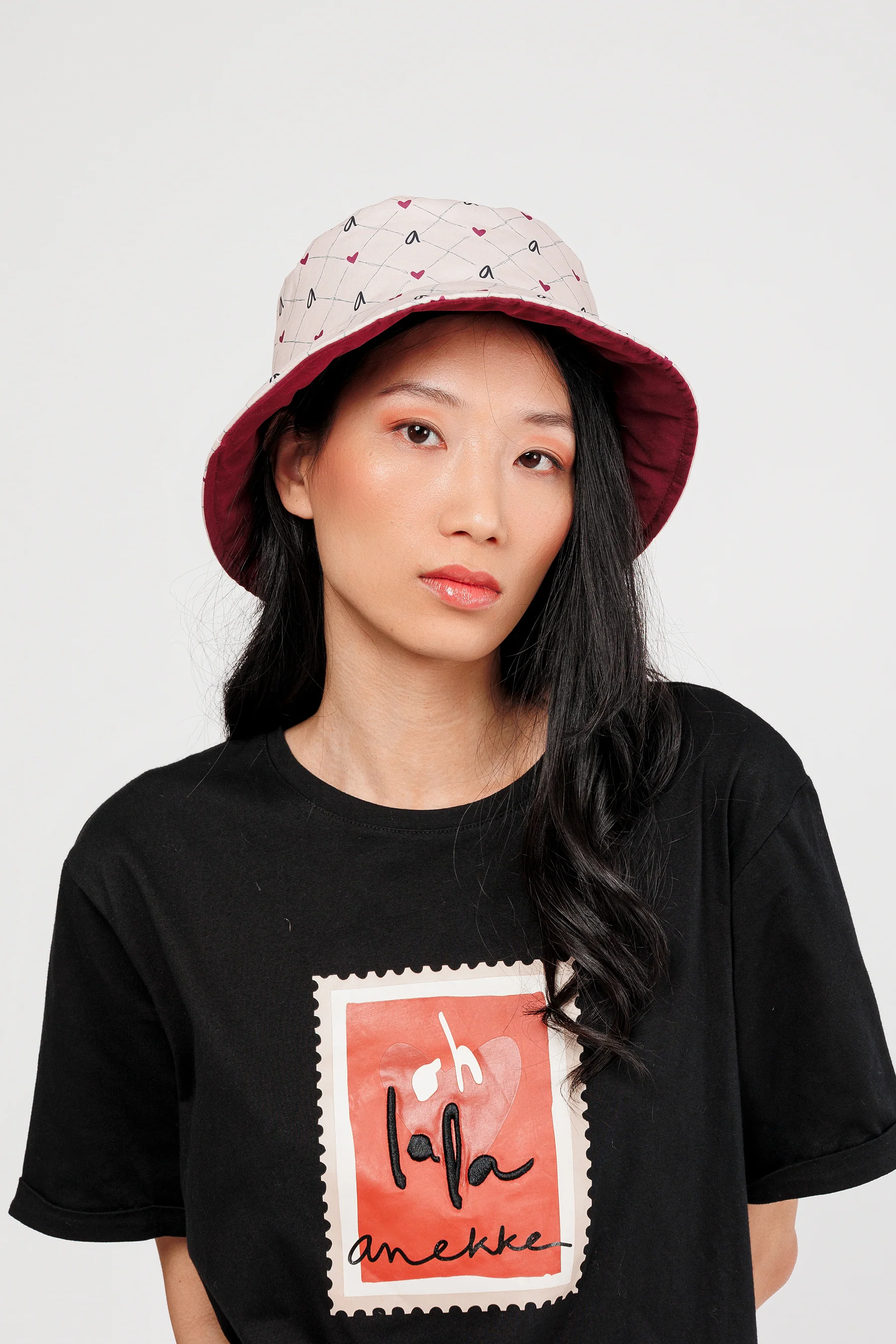 Reversible bucket hat