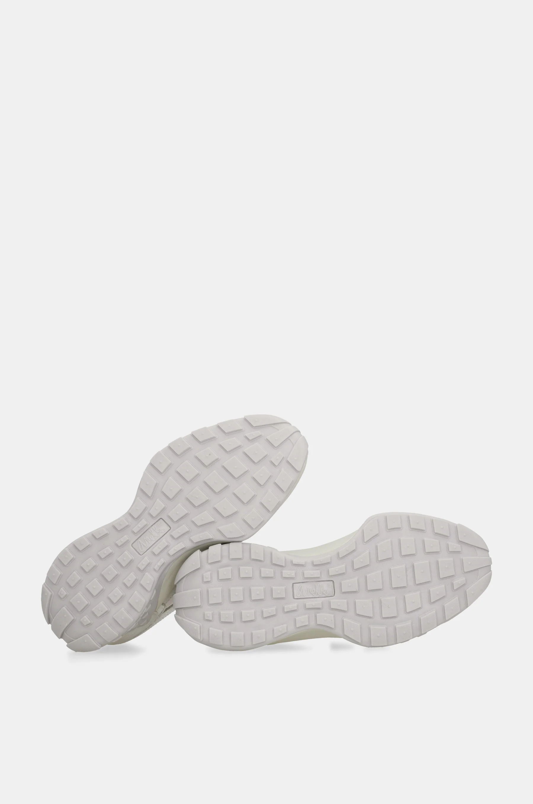 Silver sneakers - Image 5