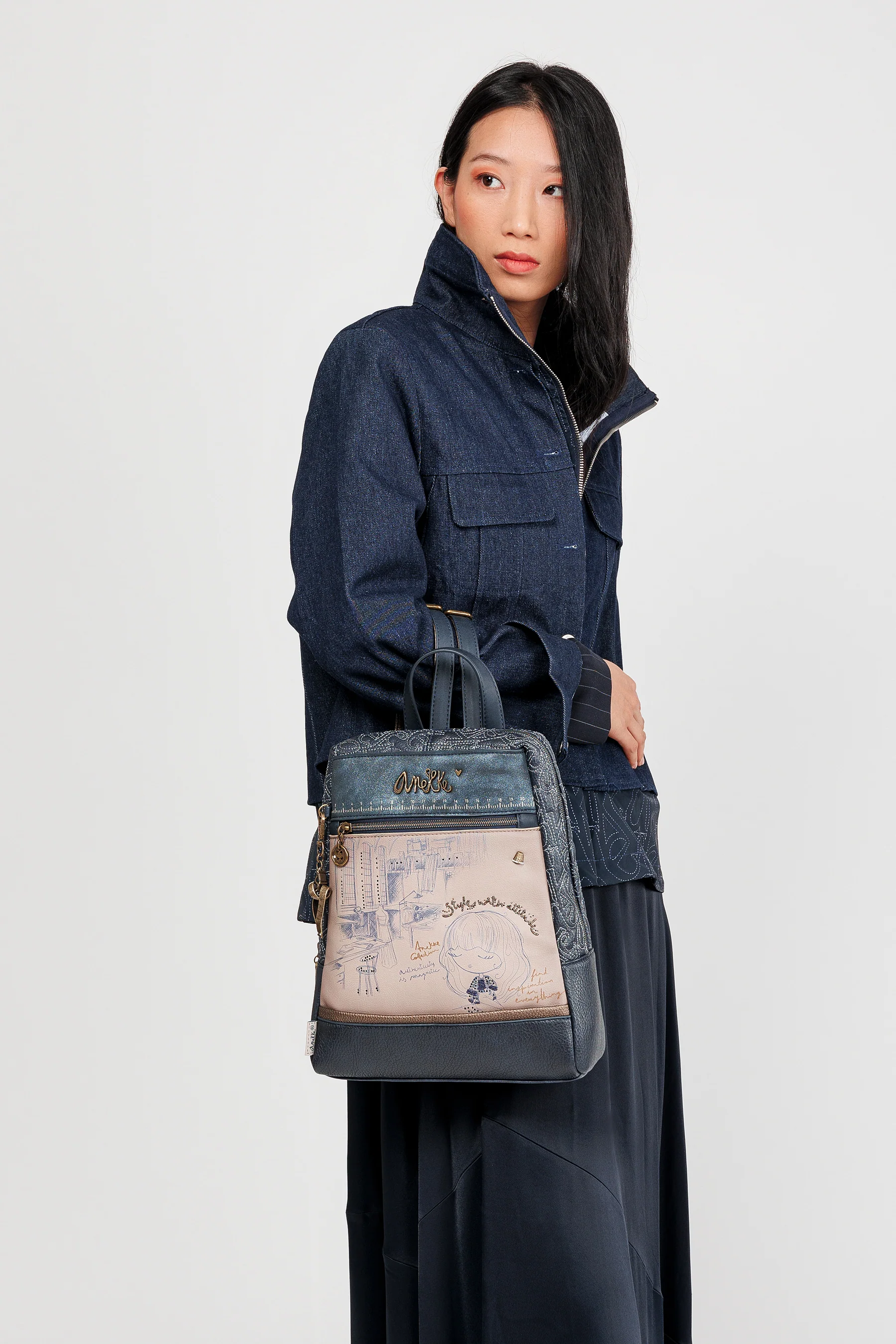 Studio backpack for leisure use - Image 4