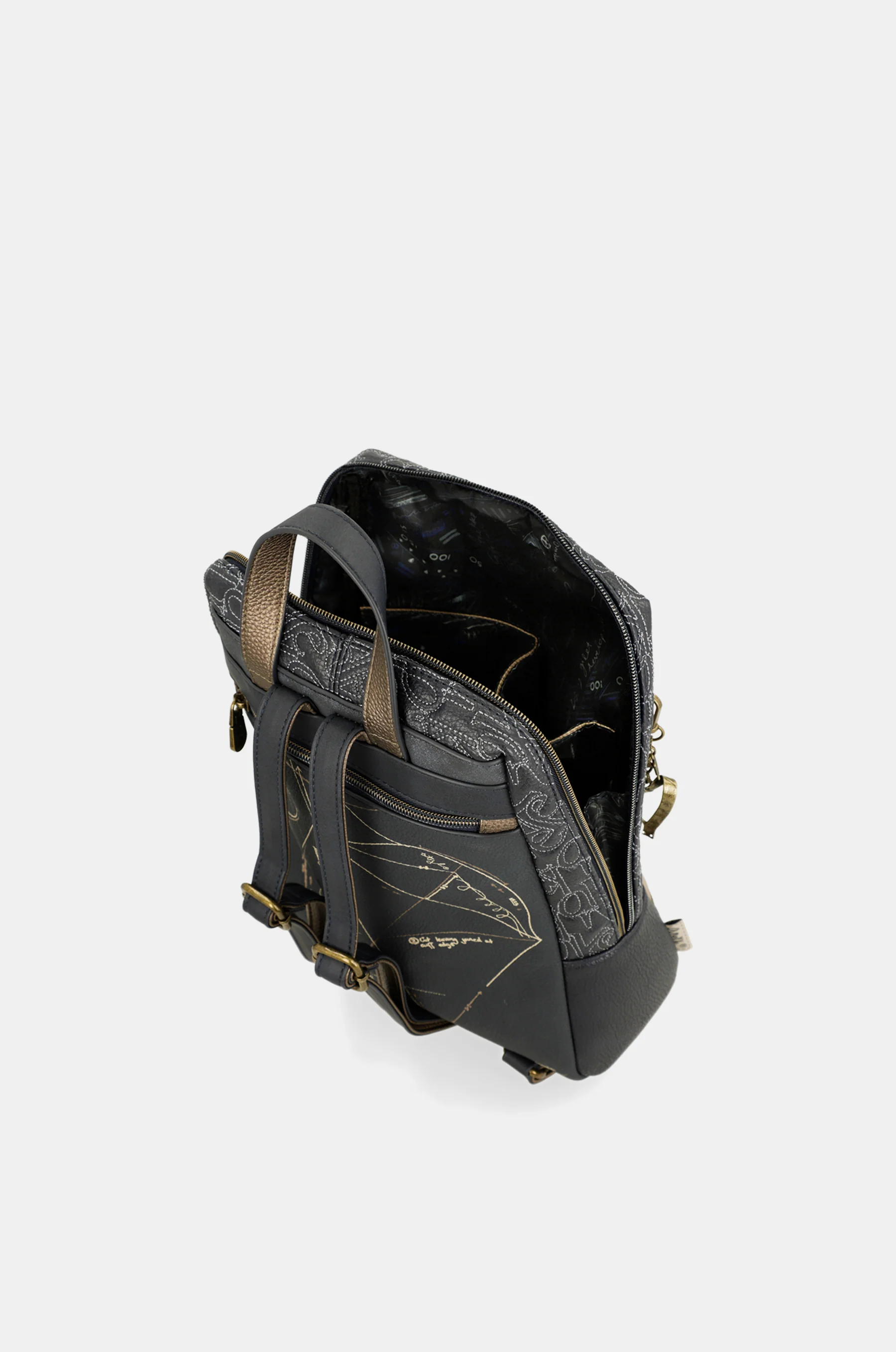 Studio backpack for leisure use - Image 6