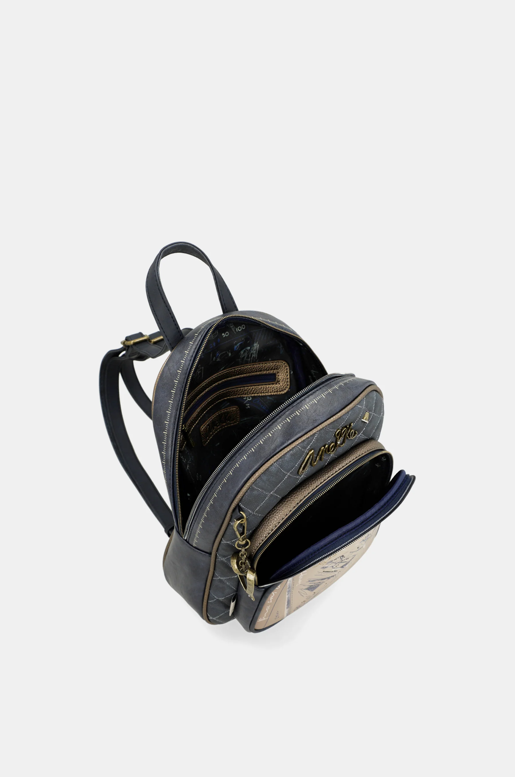 Studio backpack with front pocket - Image 6