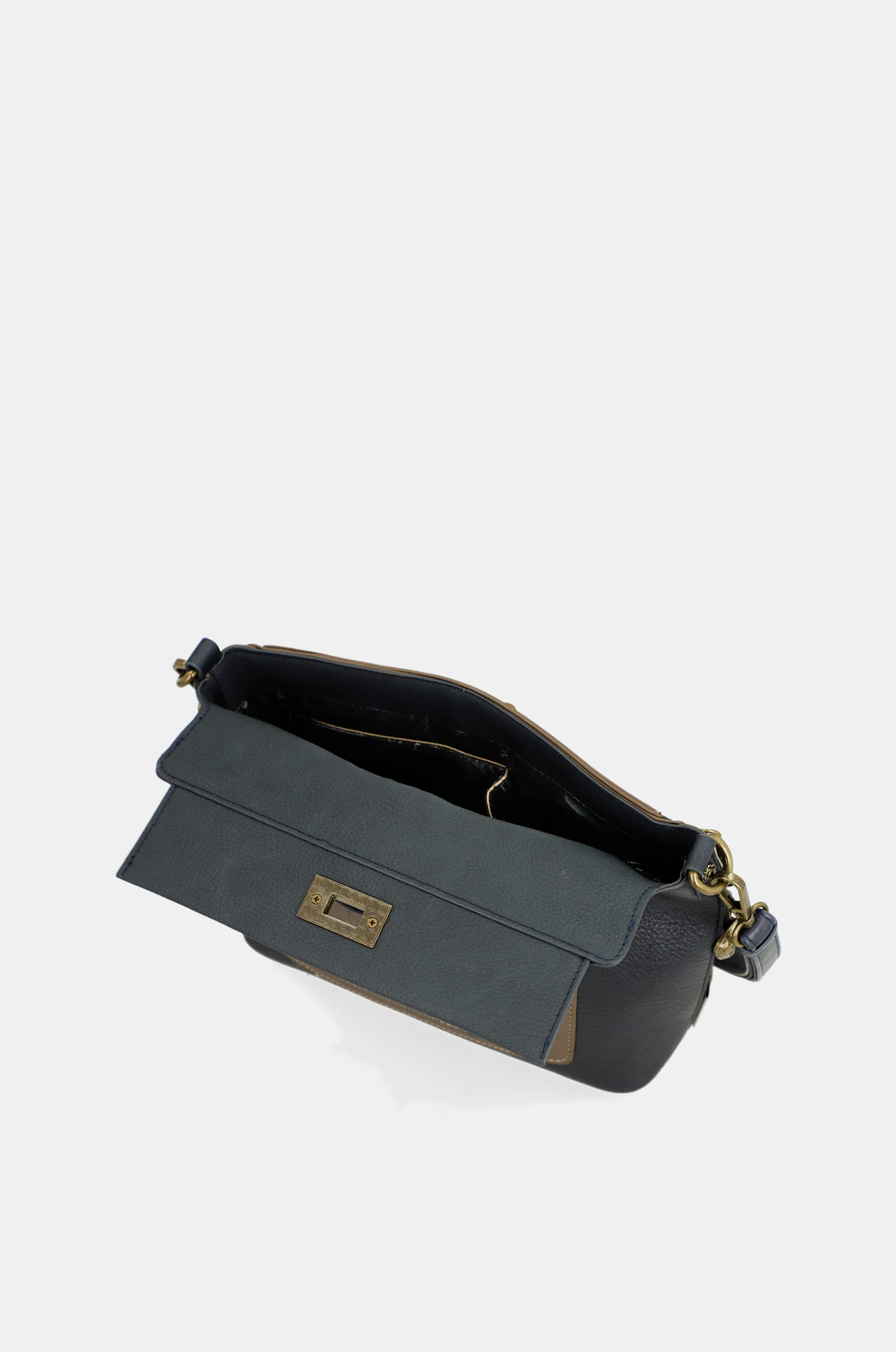 Studio crossbody bag with flap and short handle - Image 7