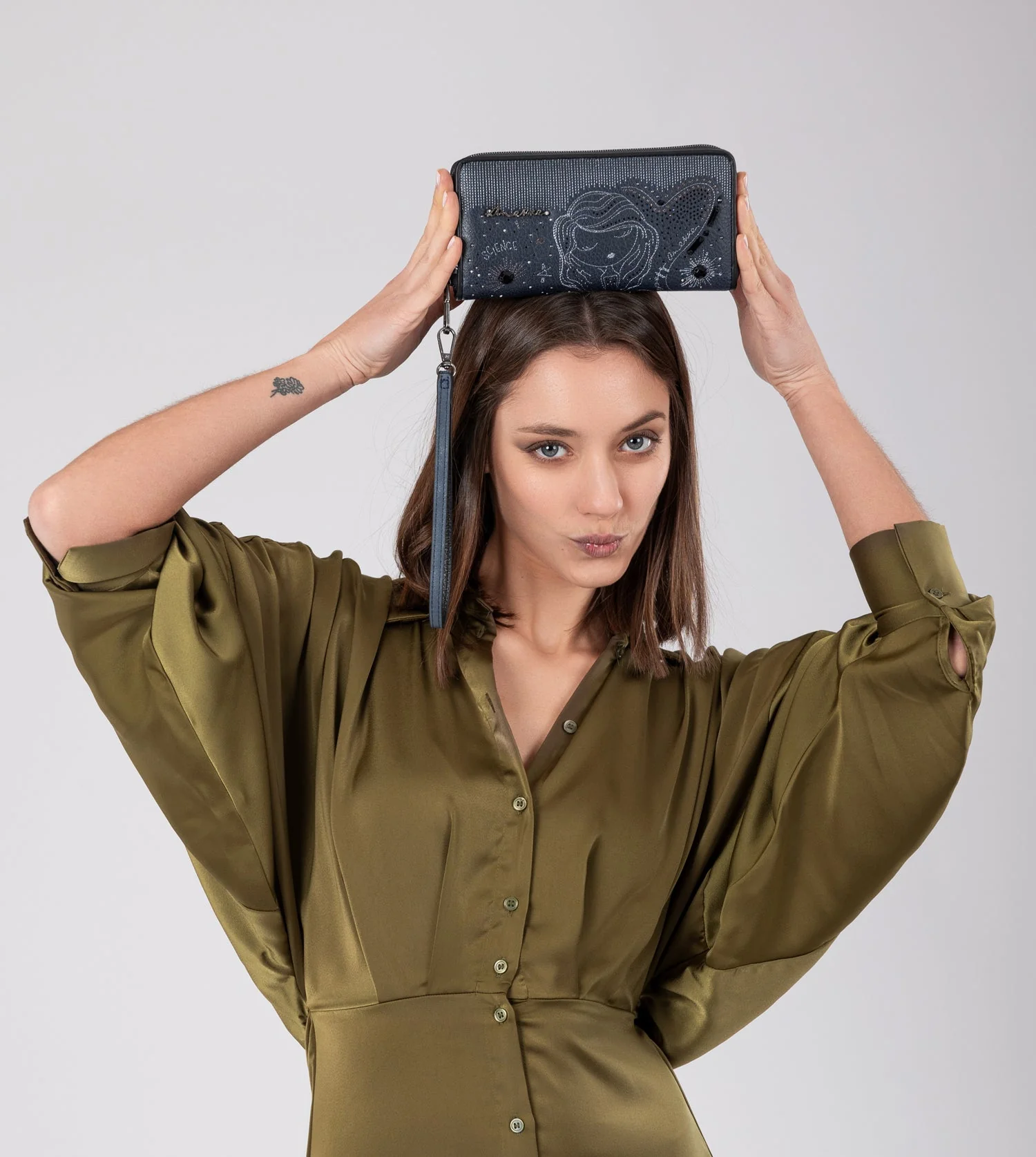 Studio navy blue large RFID wallet - Image 2