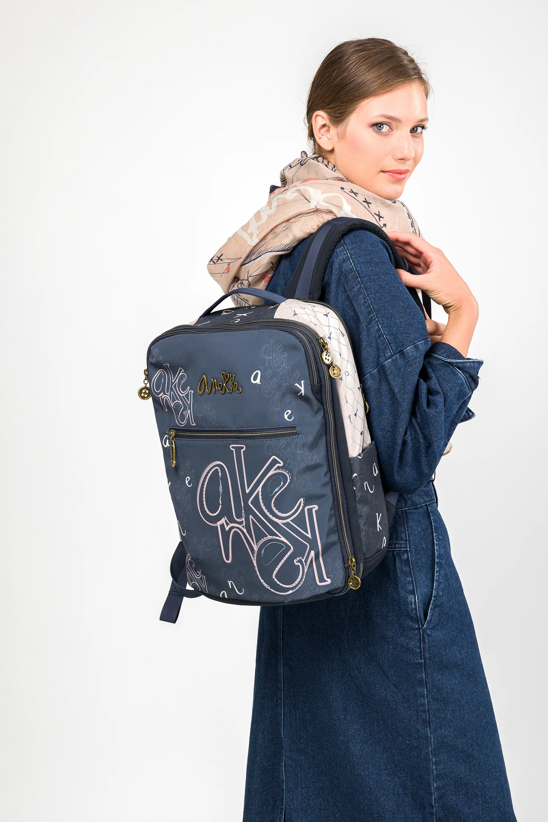 Studio travel backpack - Image 4