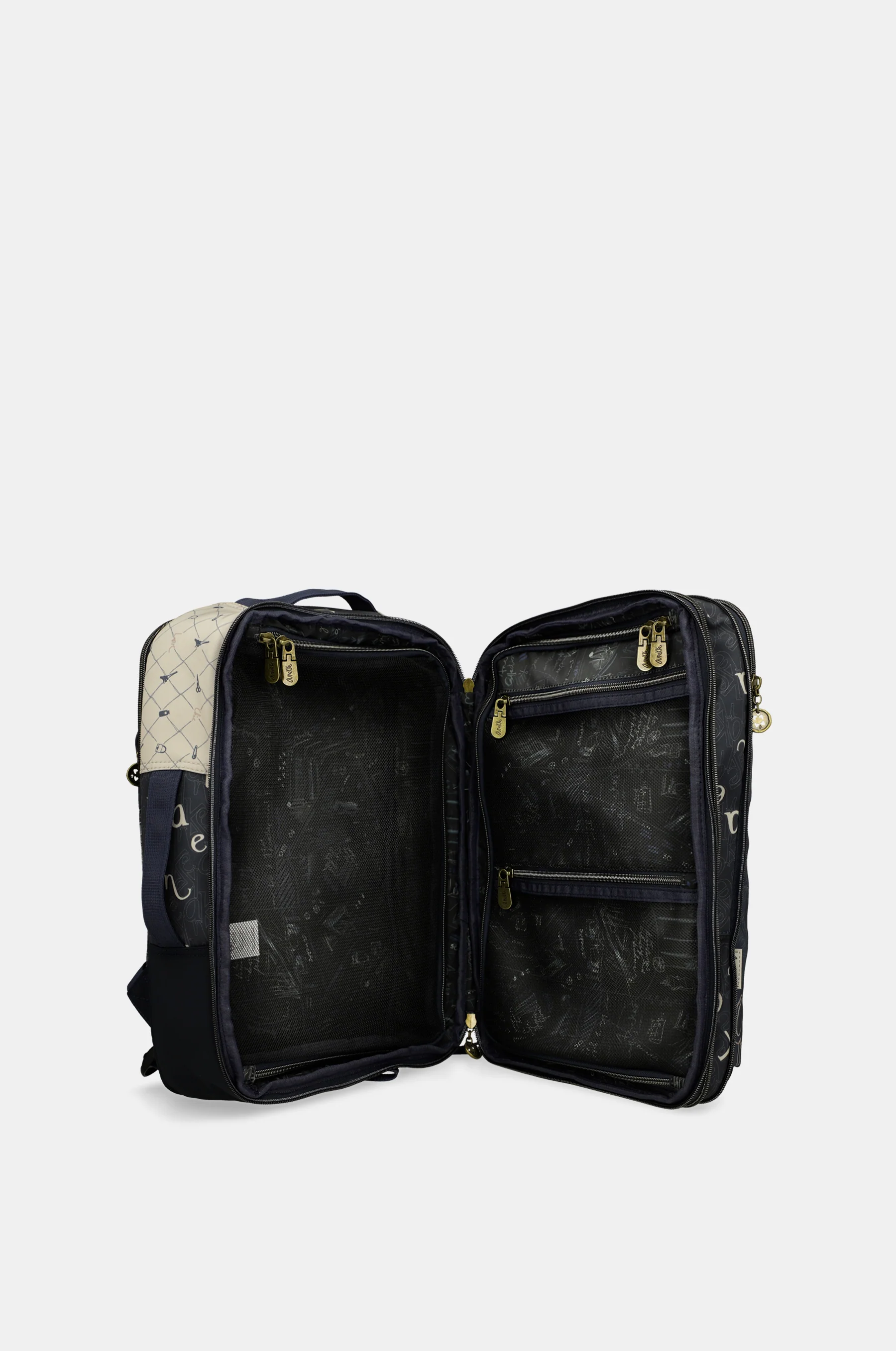 Studio travel backpack - Image 9