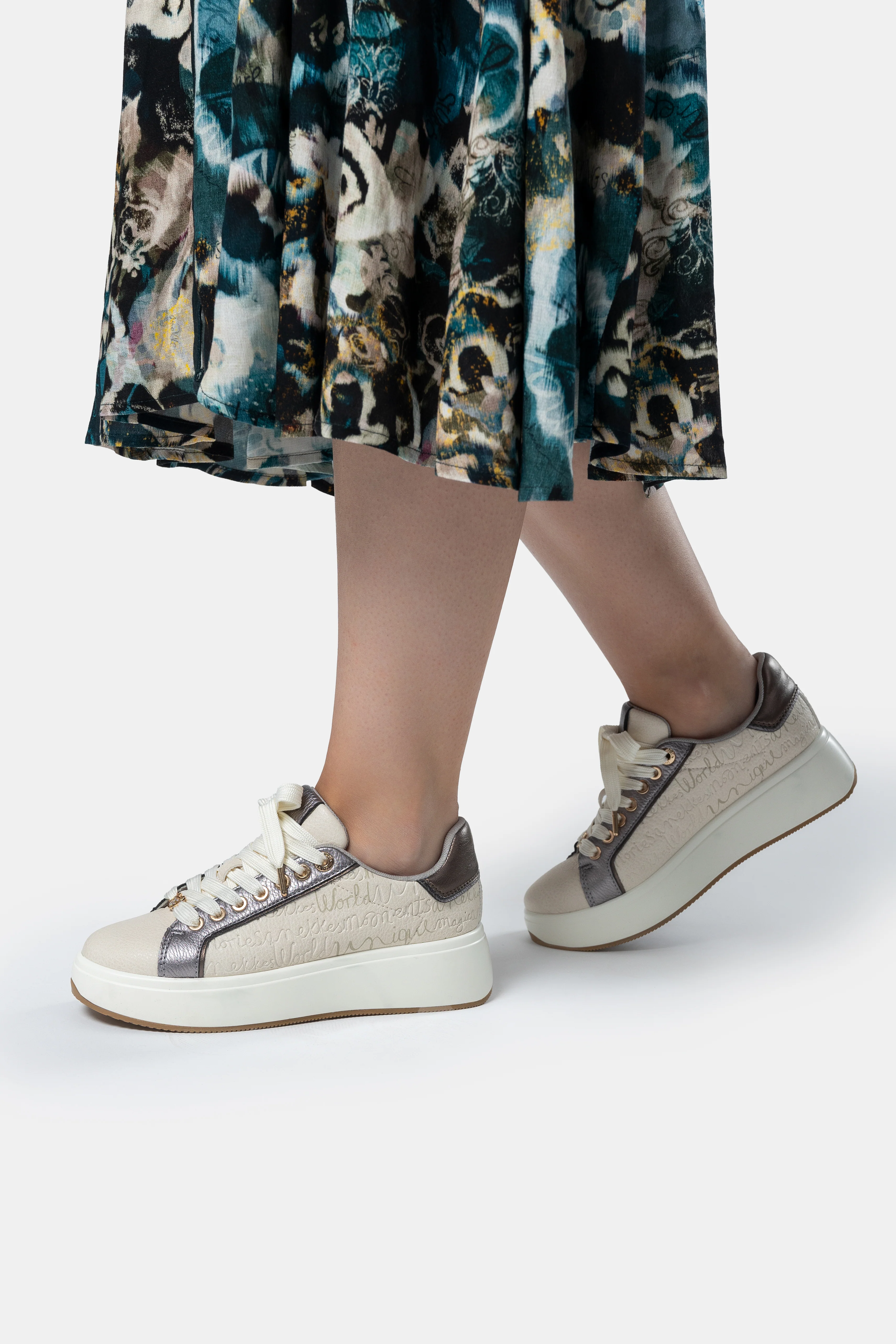 Studio white sneakers - Image 2