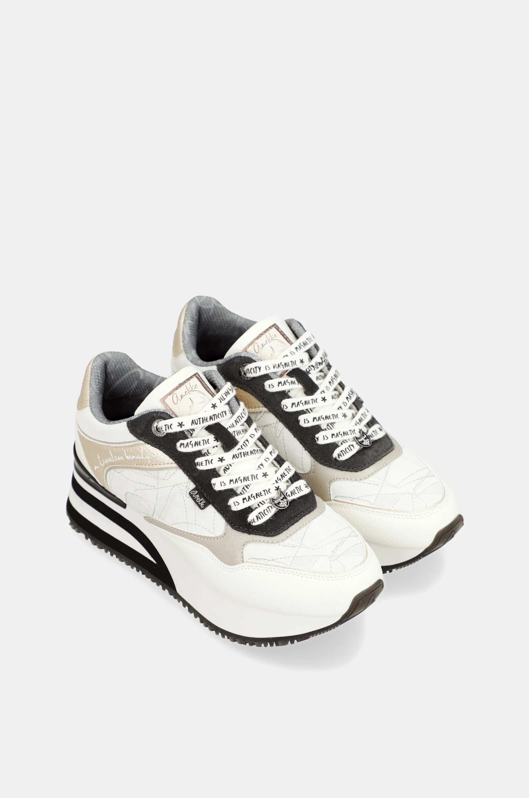 White sneakers with black details - Image 5